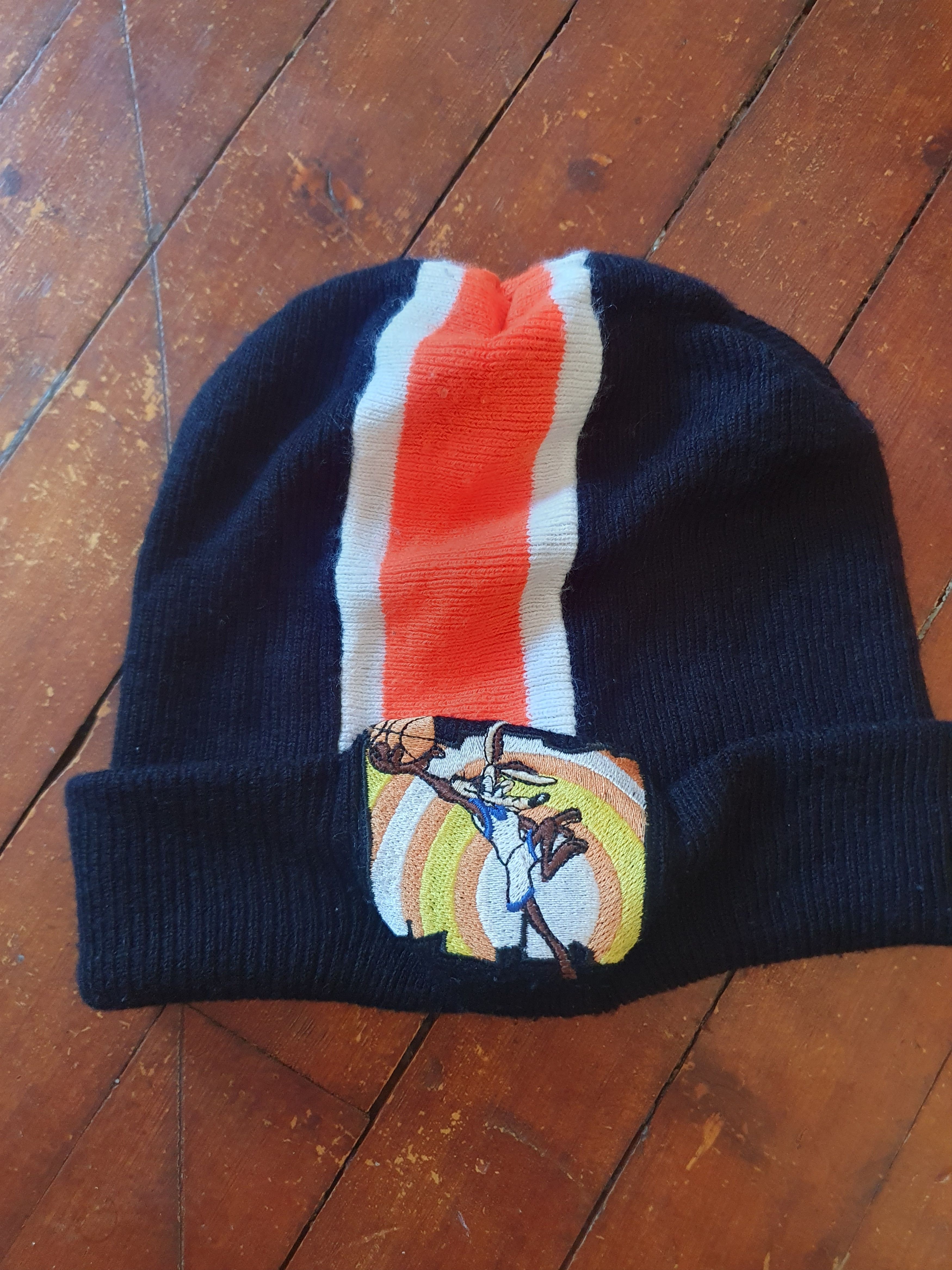 Vintage × Warner Bros Looney Tunes Wile E. Coyote Warner Bros Vtg 1998 Beanie Hat Size ONE SIZE - 1 Thumbnail