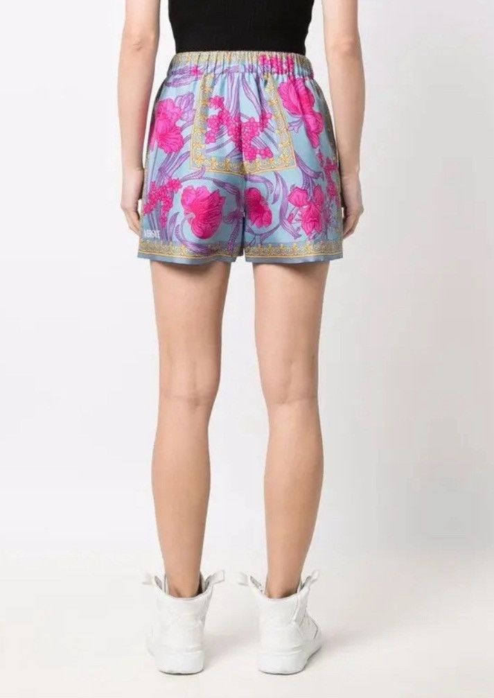 Versace VERSACE Cornflower-Print Satin Shorts Size 32" / US 10 / IT 46 - 3 Thumbnail