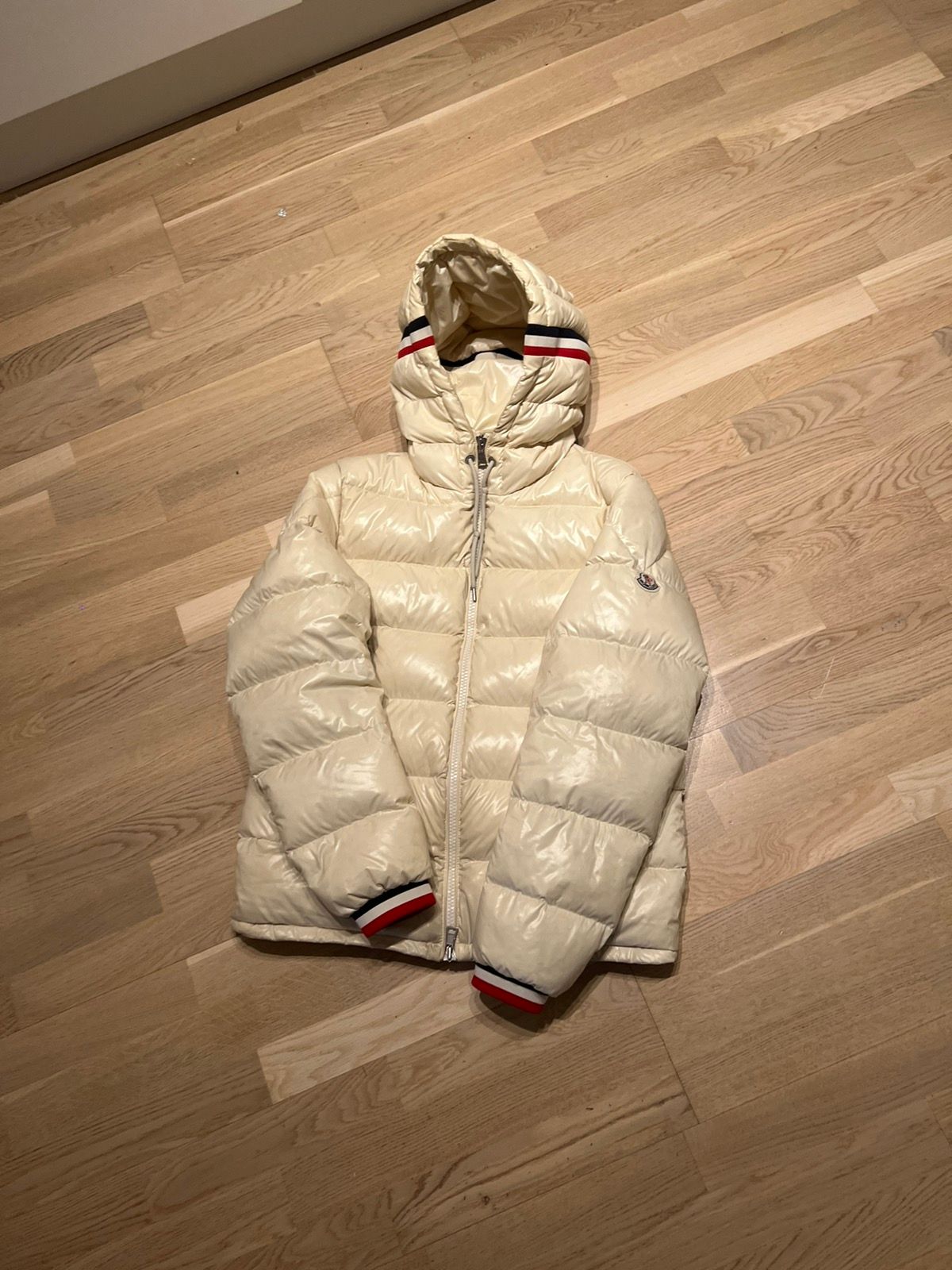Pre-owned Moncler Alberic Giubbotto Down Jacket In White