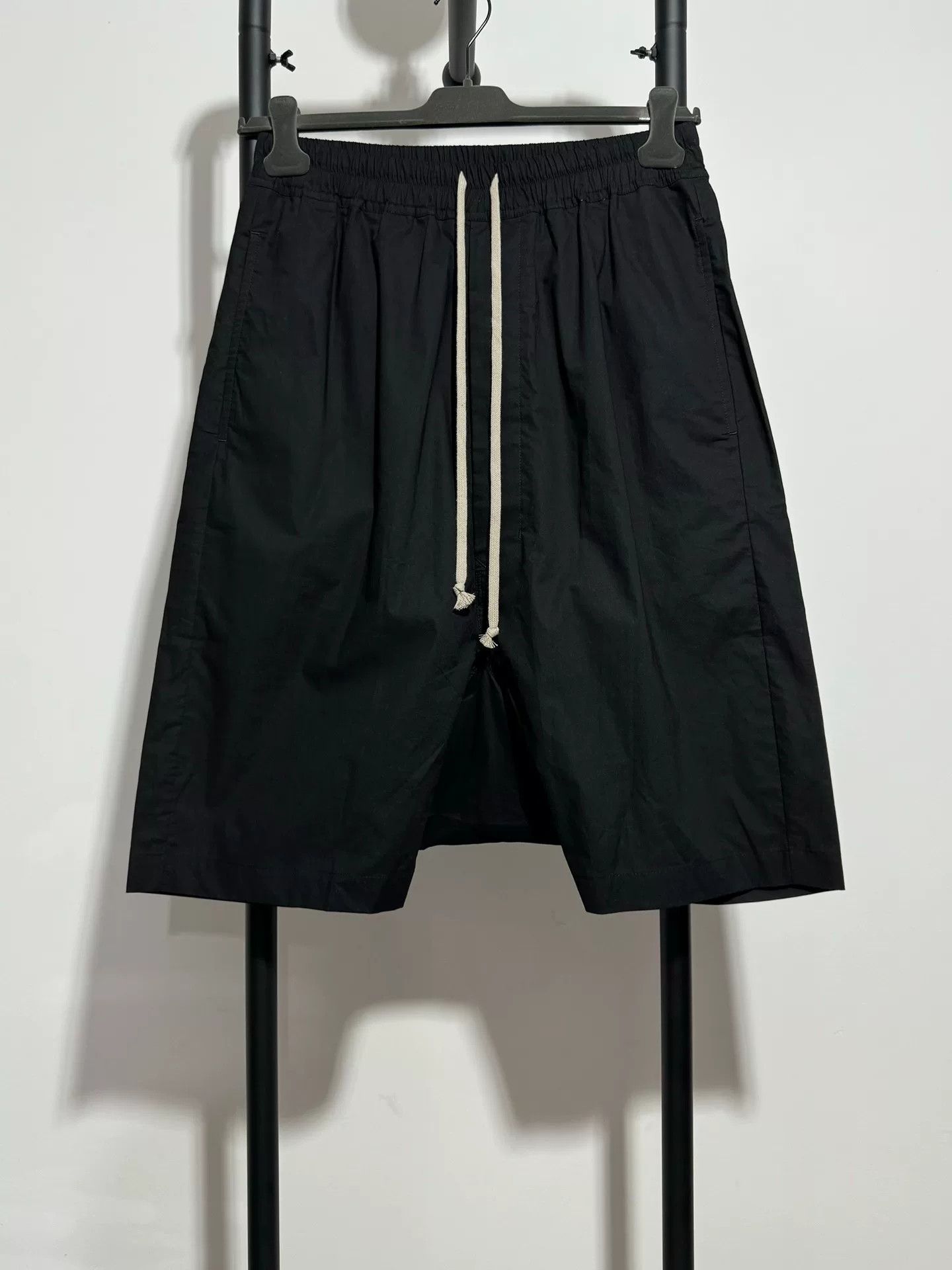 Rick Owens rick owens ro black shorts size 48 Size US 38 / EU 54 - 1 Thumbnail