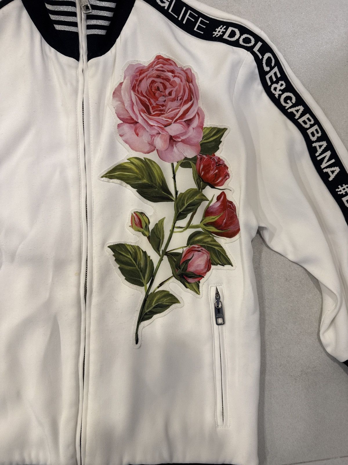 Dolce & Gabbana Dolce & Gabanna embroidery rose silk bomber Size XS / US 0-2 / IT 36-38 - 2 Thumbnail