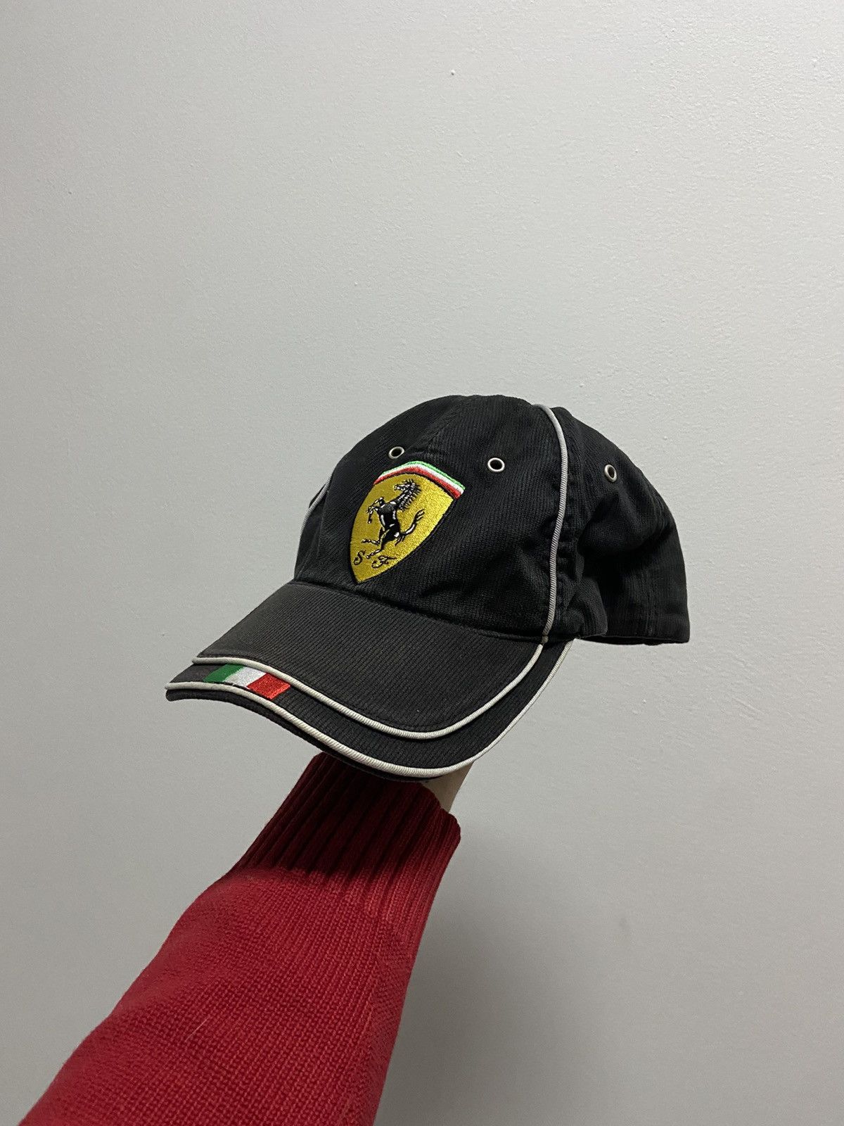 Ferrari × Vintage Ferrari Cap Vintage Small Logo racing Size ONE SIZE - 1 Thumbnail