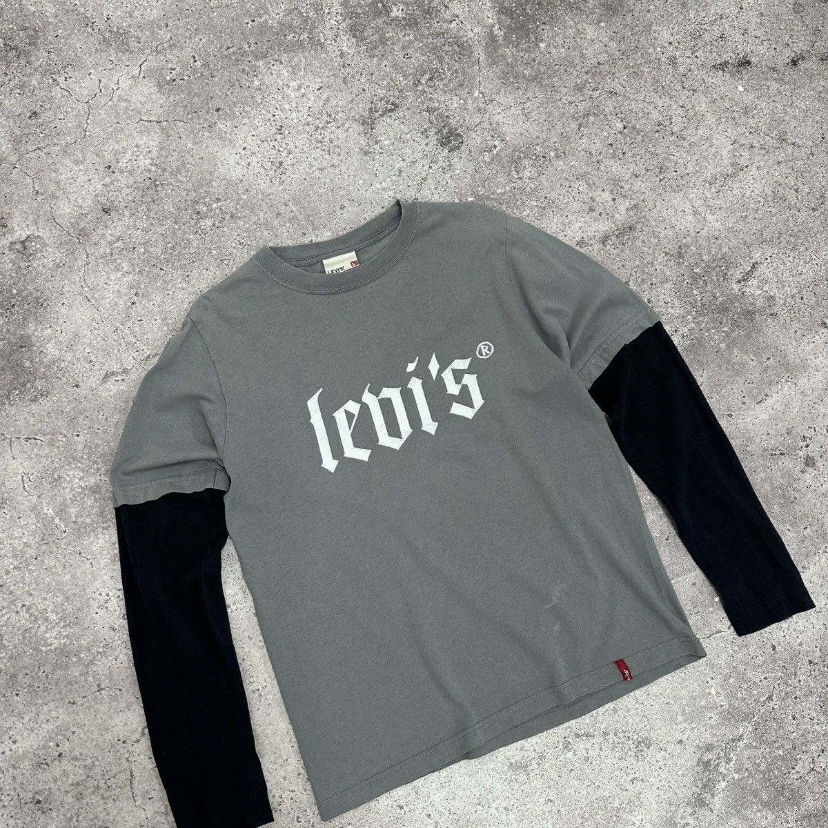 Levi's Vintage 00s Levi’s Washed longsleev big logo rare y2k script Size US M / EU 48-50 / 2 - 5 Thumbnail