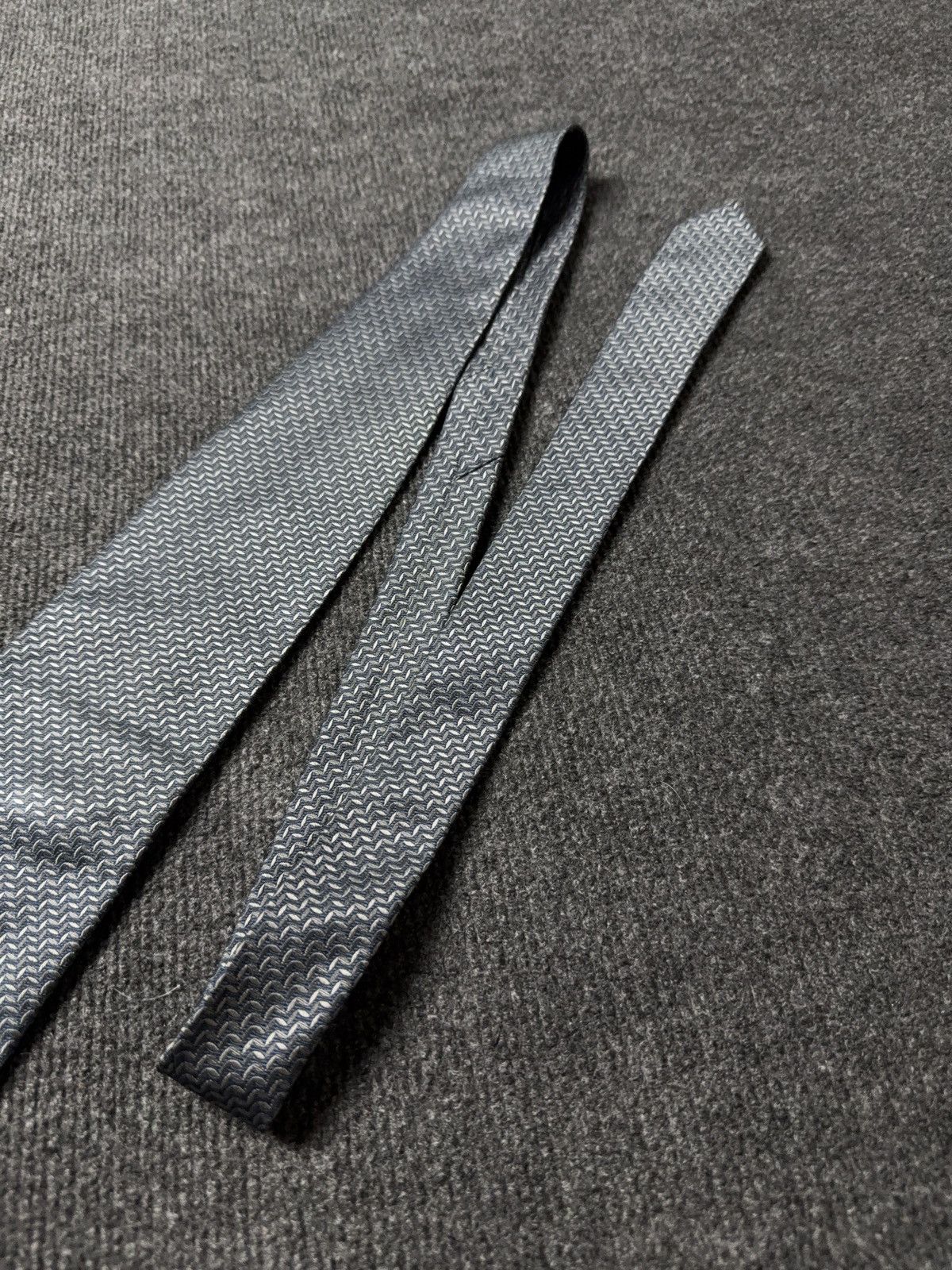 Armani Collezioni Luxury Italy Armani Collezioni Blue Pattern Silk Tie Size ONE SIZE - 3 Thumbnail