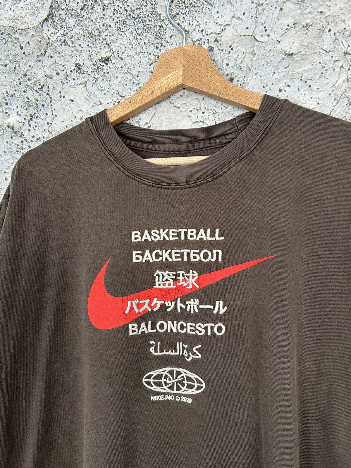 Nike Nike Swoosh Brown Tee Basketball Embroidered Logo Hype Skate Size US M / EU 48-50 / 2 - 3 Thumbnail