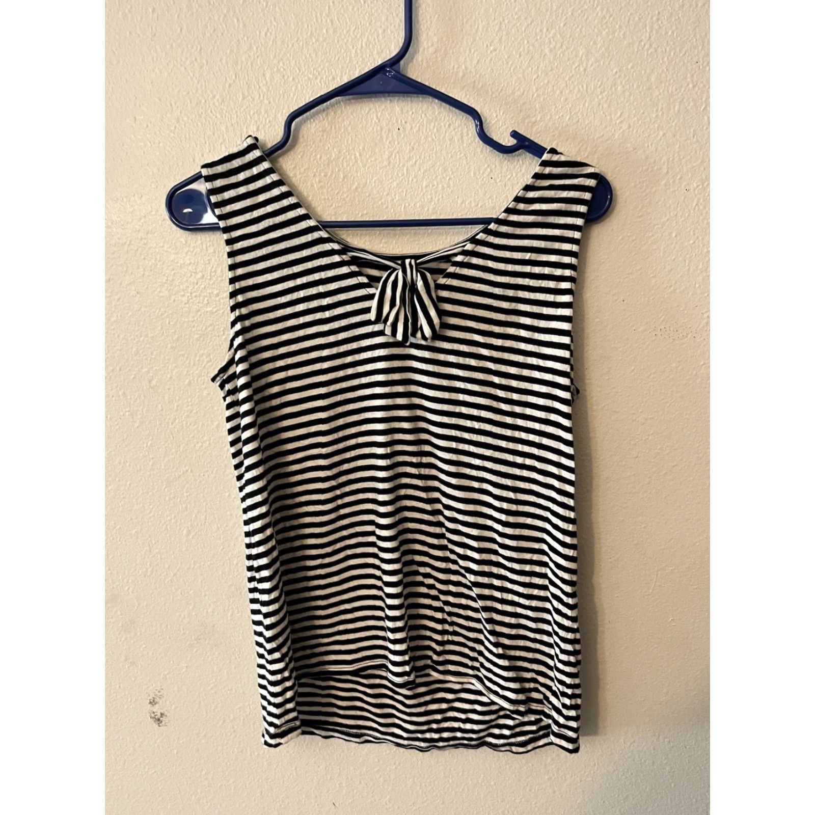 Banana Republic VINTAGE Banana Republic Designer T-Shirt Black White Striped Women Medium Sleeveless Casual Size M / US 6-8 / IT 42-44 - 3 Thumbnail