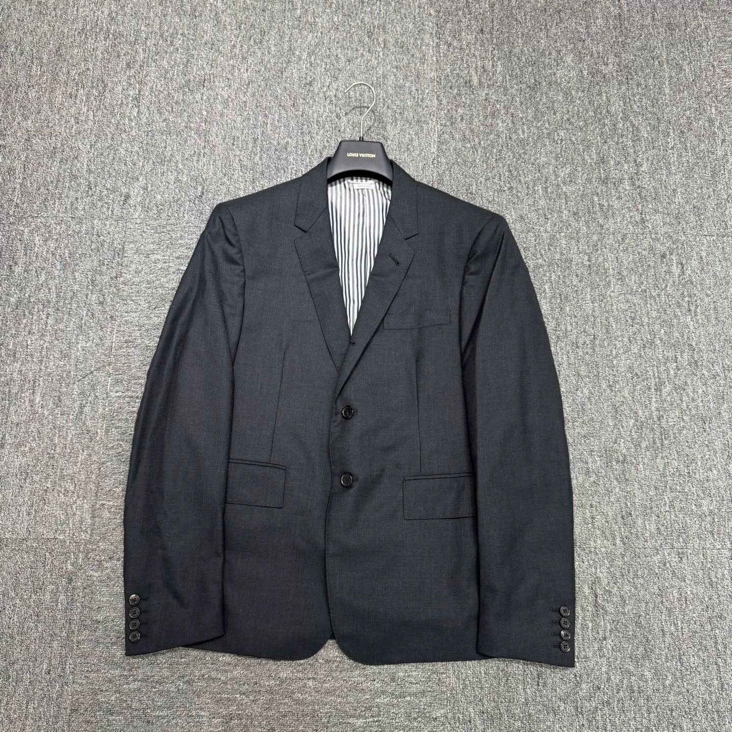 Thom Browne thom browne dark gray wool blazer Size US M / EU 48-50 / 2 - 1 Thumbnail