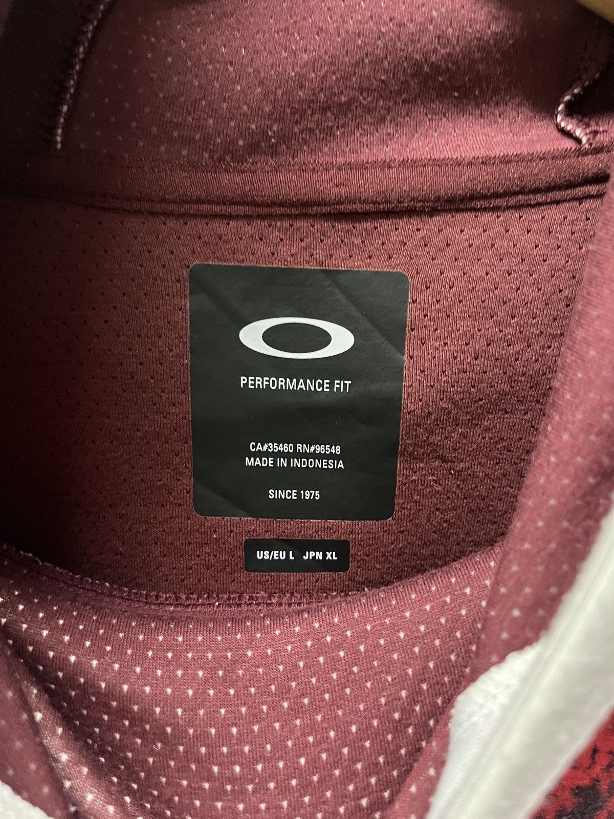 Oakley Vintage Oakley Hoodie Size US L / EU 52-54 / 3 - 4 Thumbnail