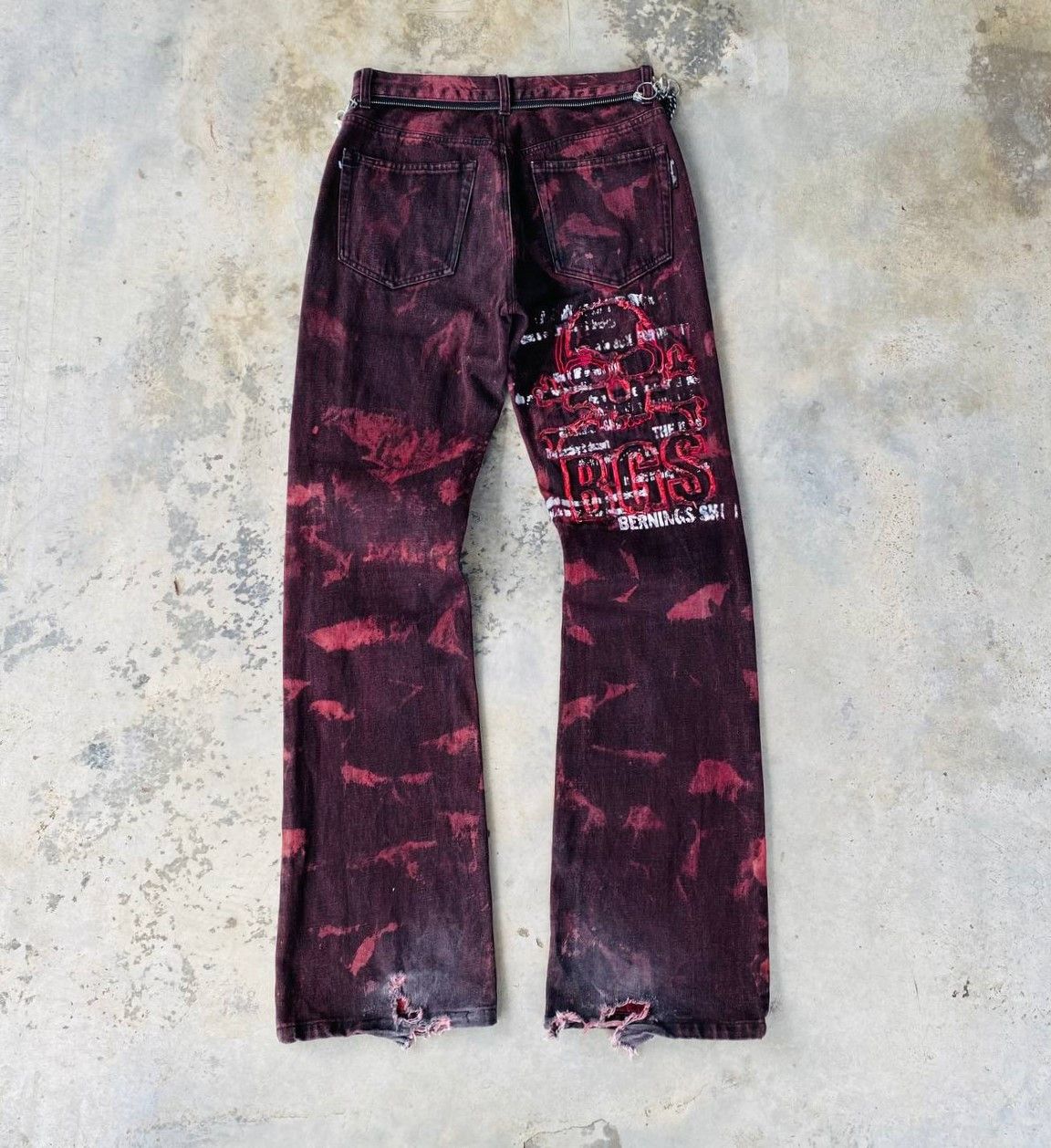 If Six Was Nine FLARED BERNING-SHO SKULL DYE DISTRESSED TORNADO MART STYLE Size US 28 / EU 44 - 1 Thumbnail