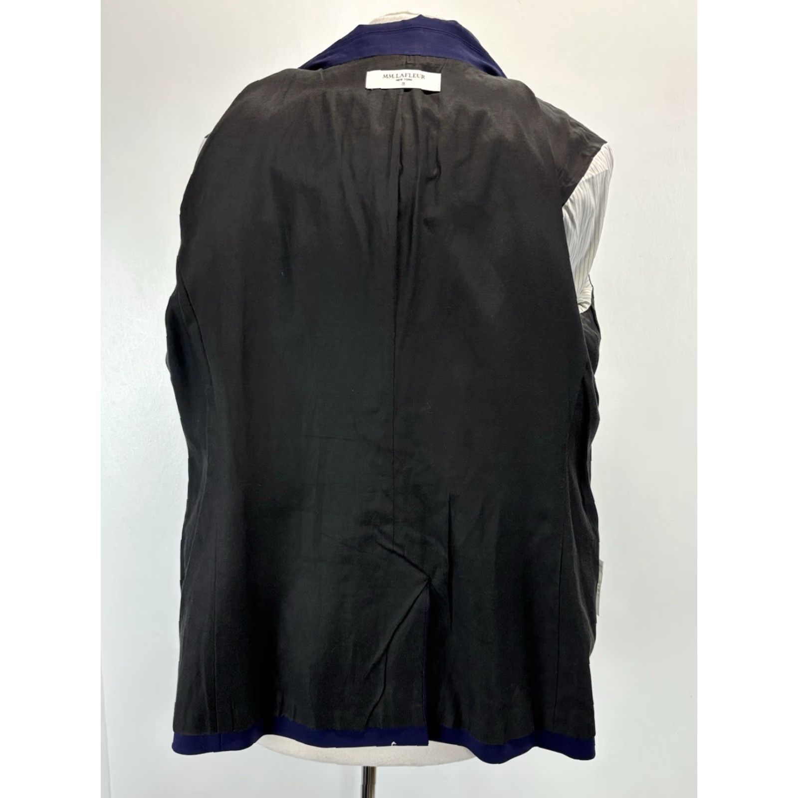Vintage MM Lafleur Carson Blazer Jacket Women’s 14 Navy Wool Blend Blazer Career Basic Work Staple Two-Button Long Sleeve Regular Size 14 Womens Size XL / US 12-14 / IT 48-50 - 6 Thumbnail