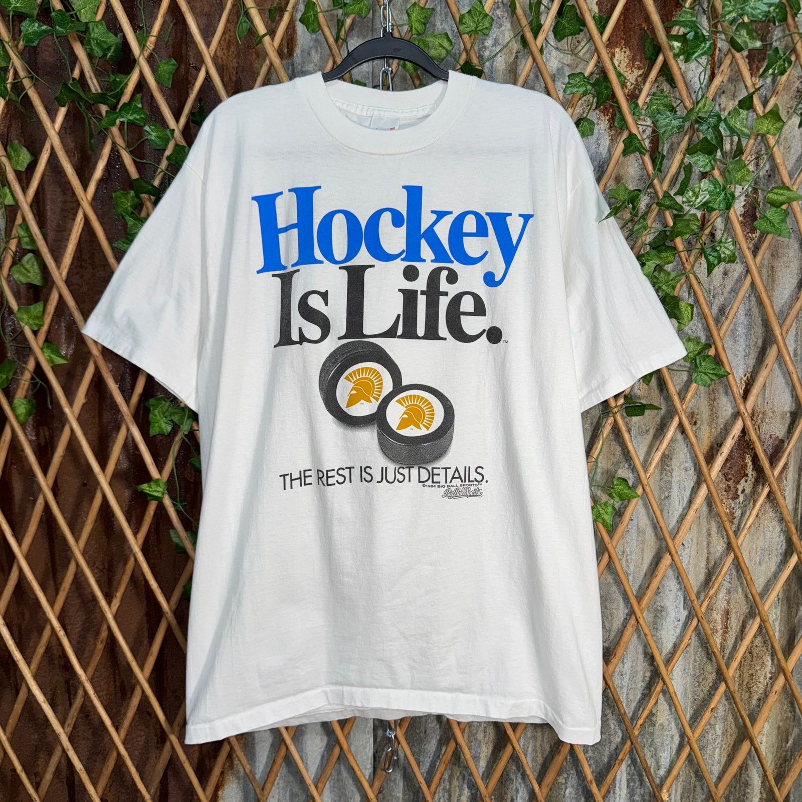 Vintage Vintage Y2K hockey is life big ball sports wear 90s t-shirt Size US XL / EU 56 / 4 - 1 Thumbnail