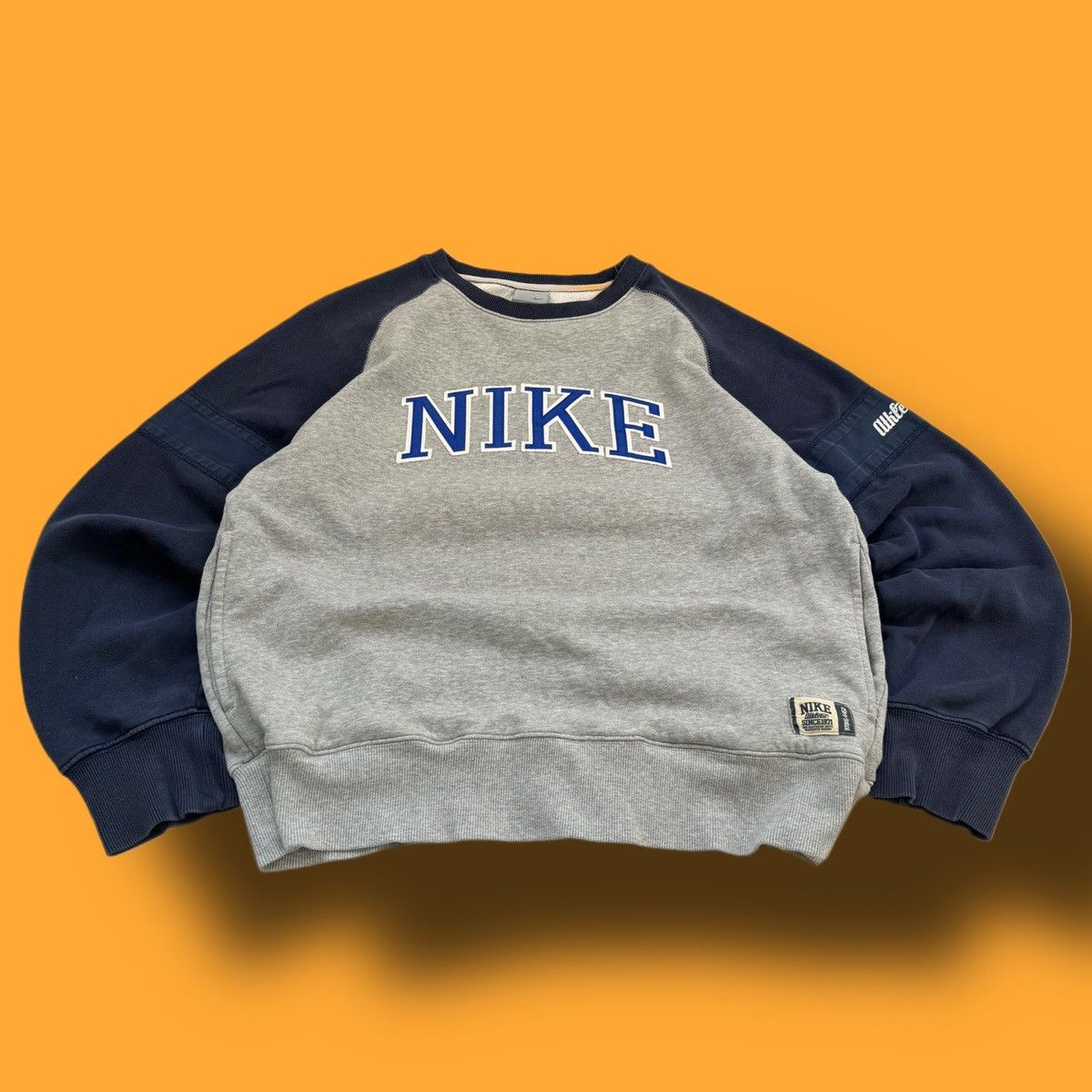 Nike × Vintage NIKE VINTAGE CENTER LOGO OVERSIZE BOXY SWEATSHIRT Size US M / EU 48-50 / 2 - 1 Thumbnail