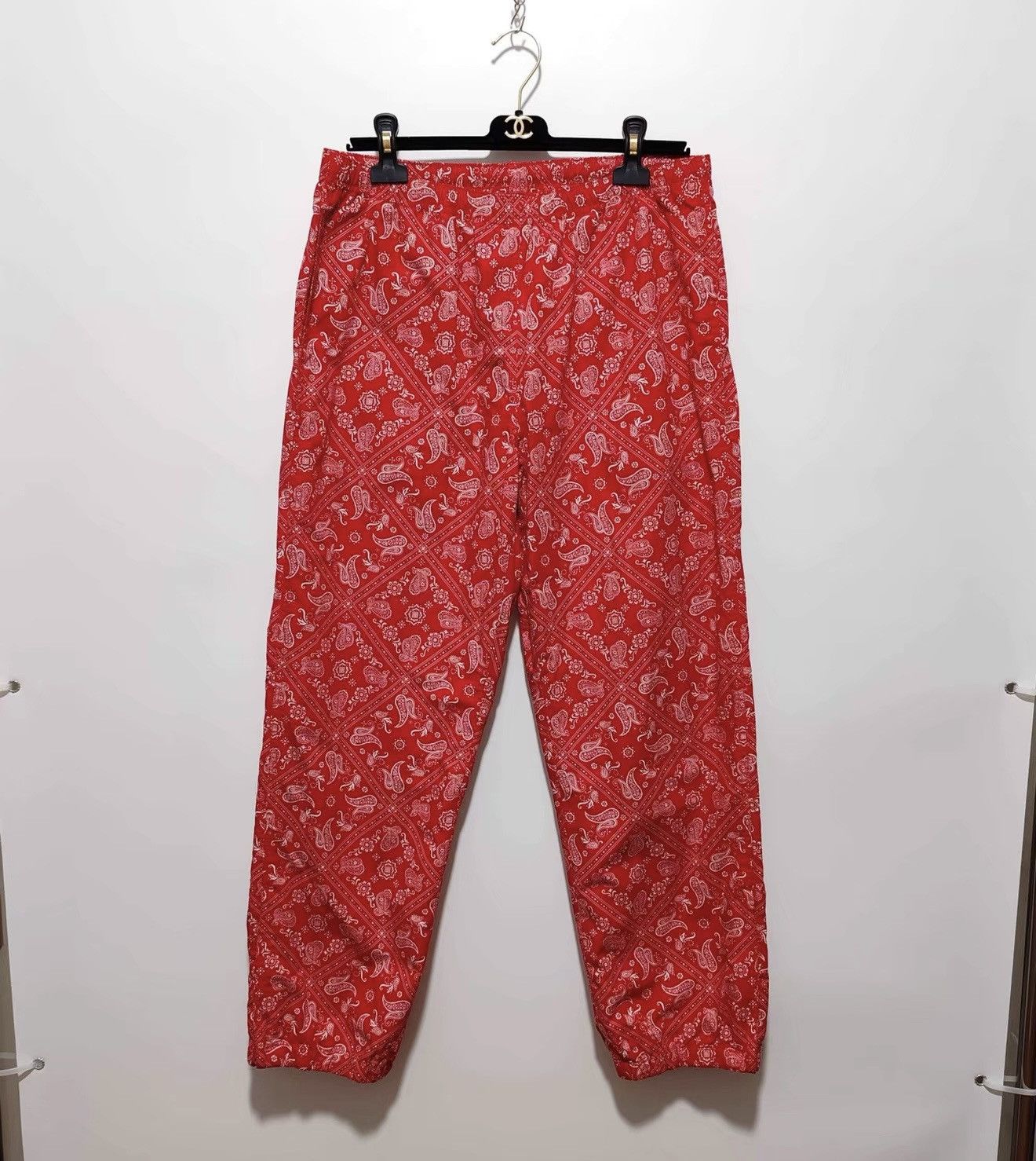 Supreme Supreme red bandana paisley track pant Size US 32 / EU 48 - 1 Thumbnail