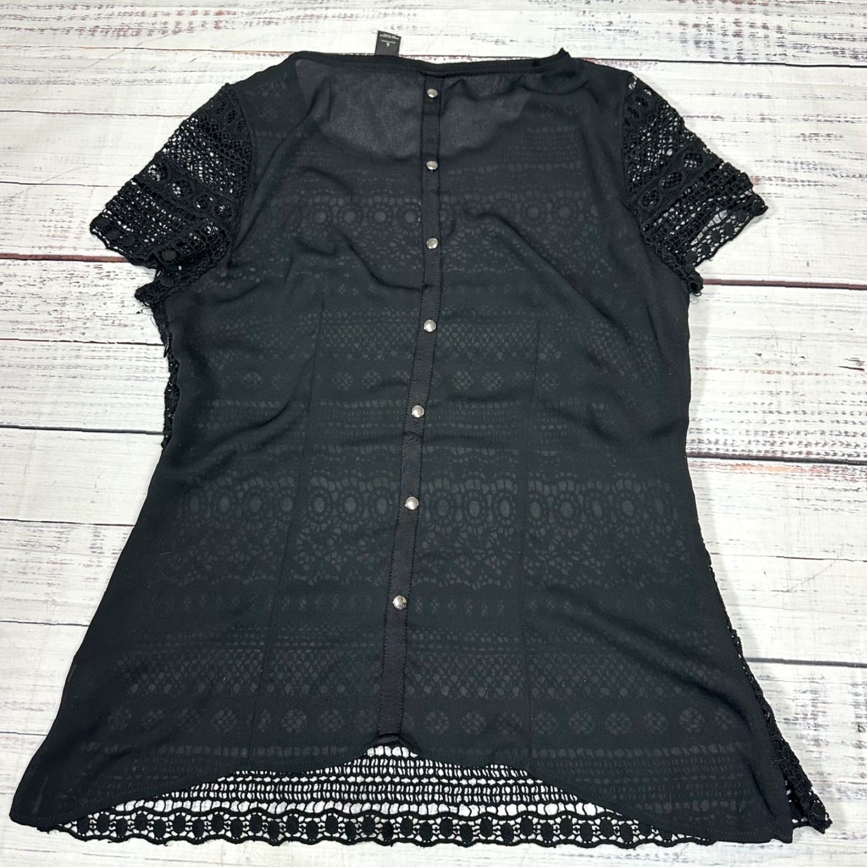White House Black Market White House Black Market Blouse Womens Lace Front Top Sz 6 Black Cotton Short Cap Slv Size M / US 6-8 / IT 42-44 - 5 Thumbnail