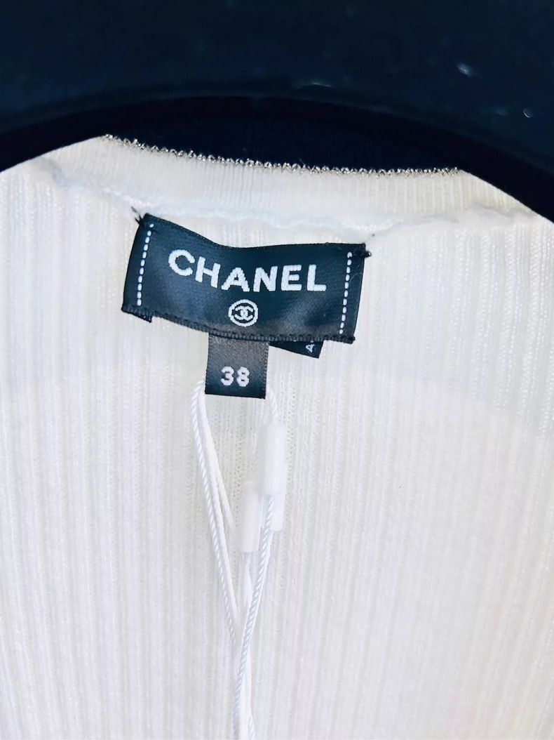 Chanel Chanel 22b white love knitted jacket Size XS / US 0-2 / IT 36-38 - 2 Thumbnail