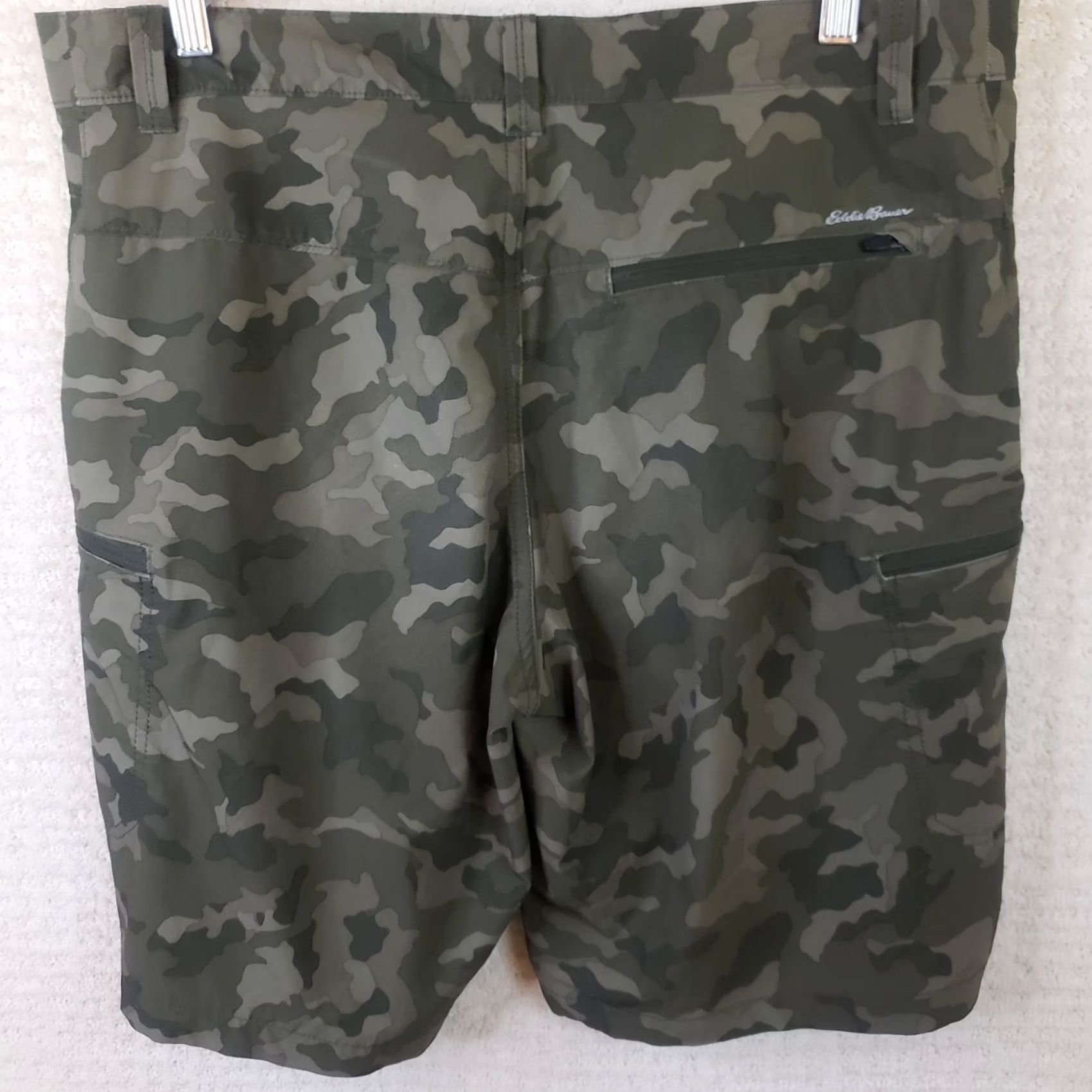 Eddie Bauer Eddie Bauer Flexion Amphib Shorts Men 34W Green Camo Cargo Pocket 10in Inseam Regular Rise Size US 34 / EU 50 - 6 Thumbnail