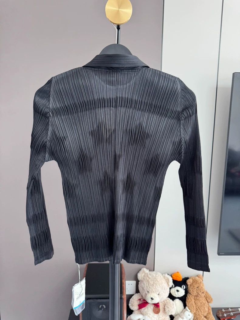 Issey Miyake Issey Miyake size:3 Black steel-stamped star-pleated suit Size XS / US 0-2 / IT 36-38 - 2 Thumbnail