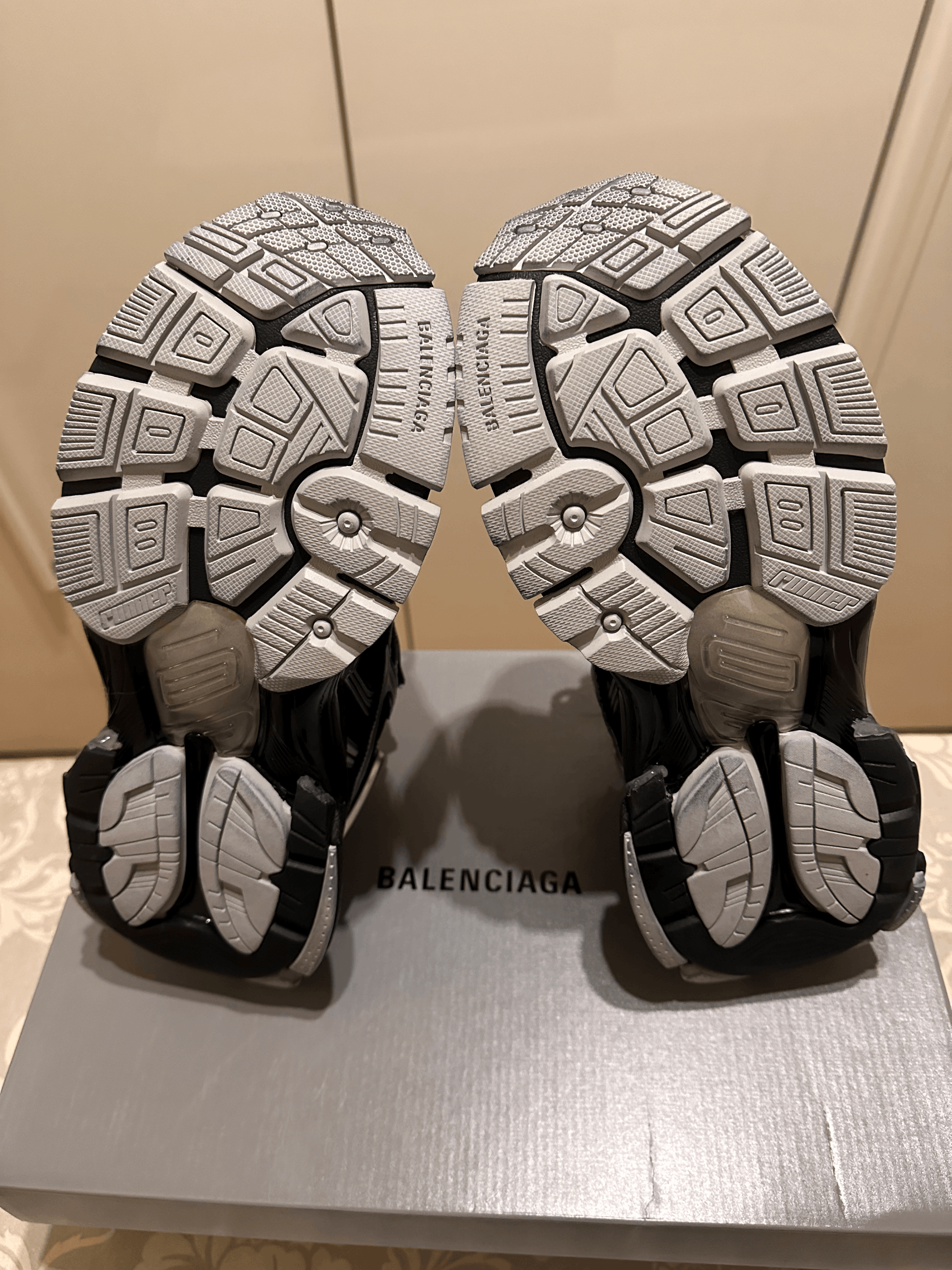 Balenciaga Balenciaga Runner Sneaker – Black / Silver (Size 43) Size US 10 / EU 43 - 8 Thumbnail