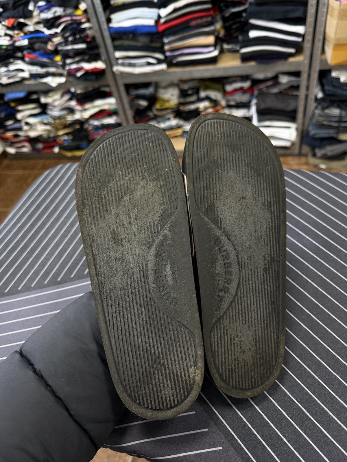 Burberry 🇬🇧 Burberry Nova Check Slides Pool Sandals Made in Italy Size US 6.5 / EU 39-40 - 5 Thumbnail