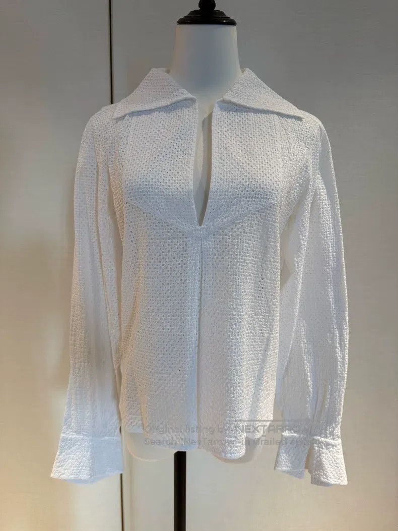 Chanel Chanel Hollow-out deep V-neck pullover long-sleeved white Size XXS / US 00 / IT 34 - 1 Thumbnail