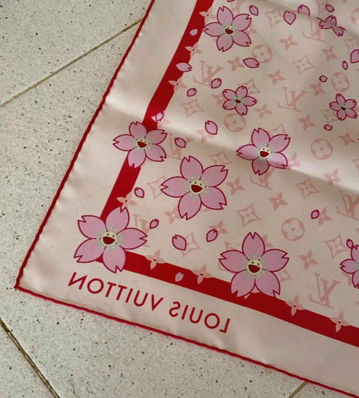 Louis Vuitton Louis Vuitton x Takashi Murakami Cherry Blossom Foulard Size ONE SIZE - 7 Thumbnail