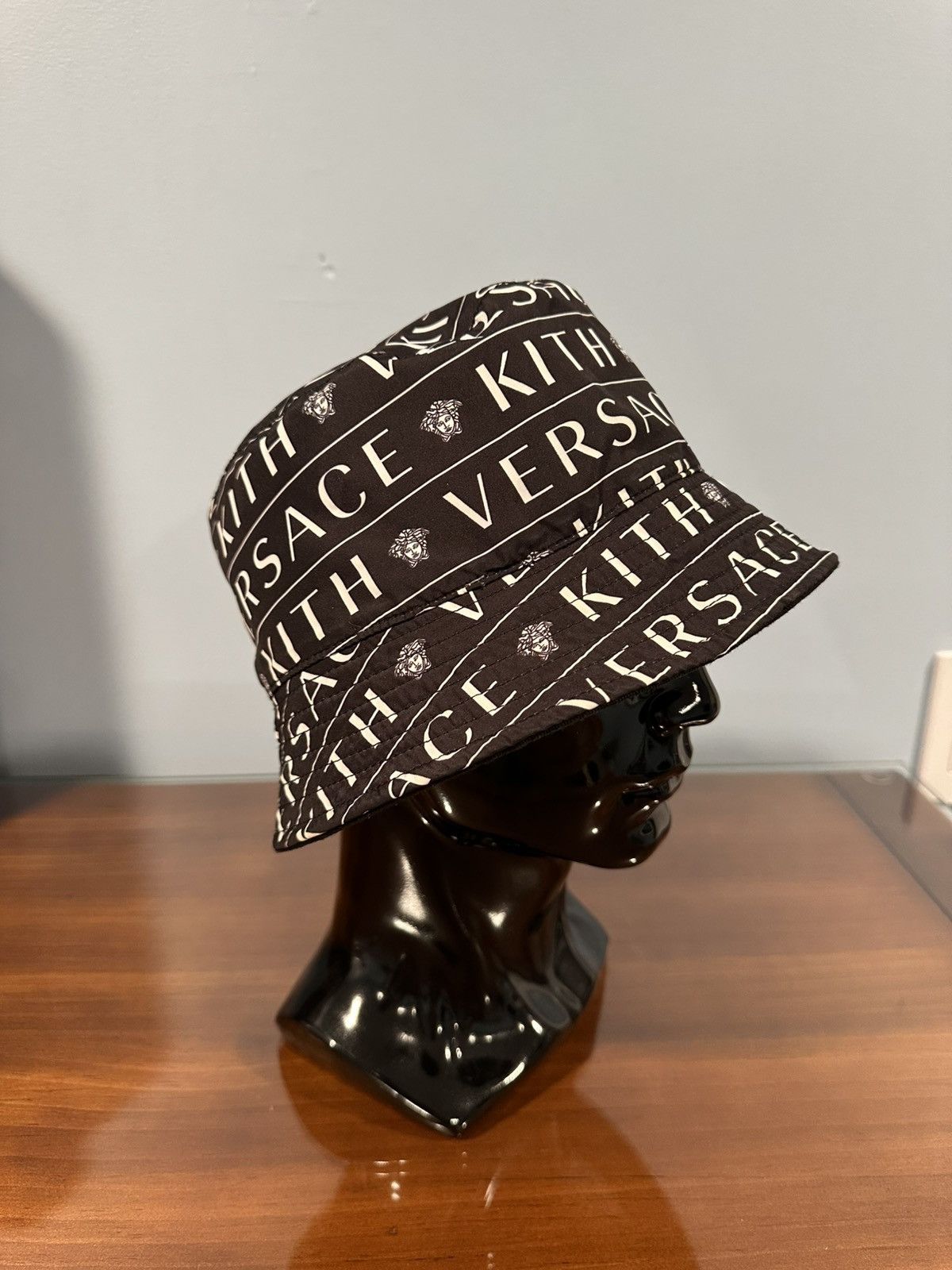 Kith × Versace Kith x Versace Bucket Hat Size ONE SIZE - 4 Thumbnail