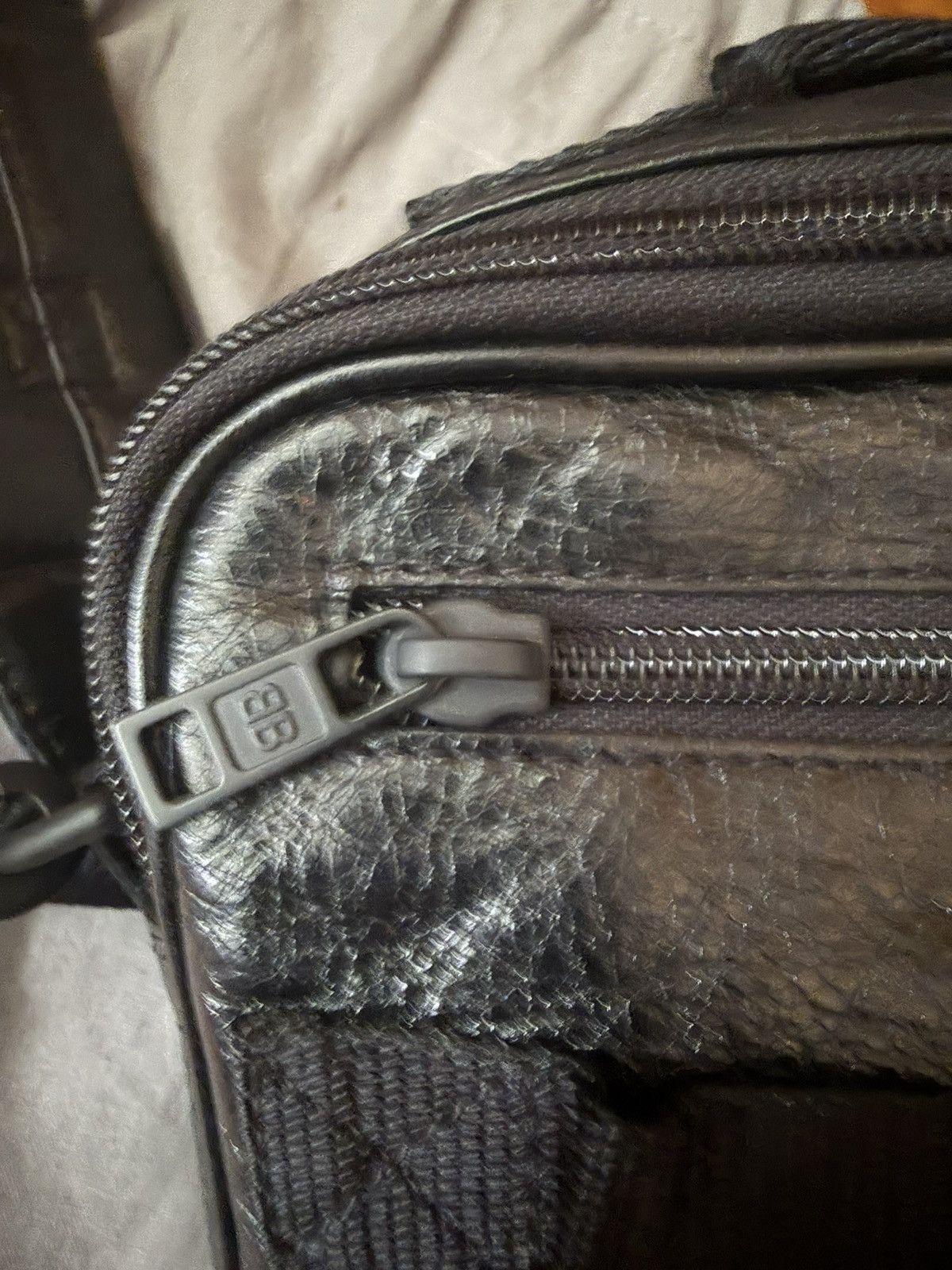 Balenciaga Balenciaga Army pouch strap bag/ messenger leather bag Size ONE SIZE - 8 Thumbnail