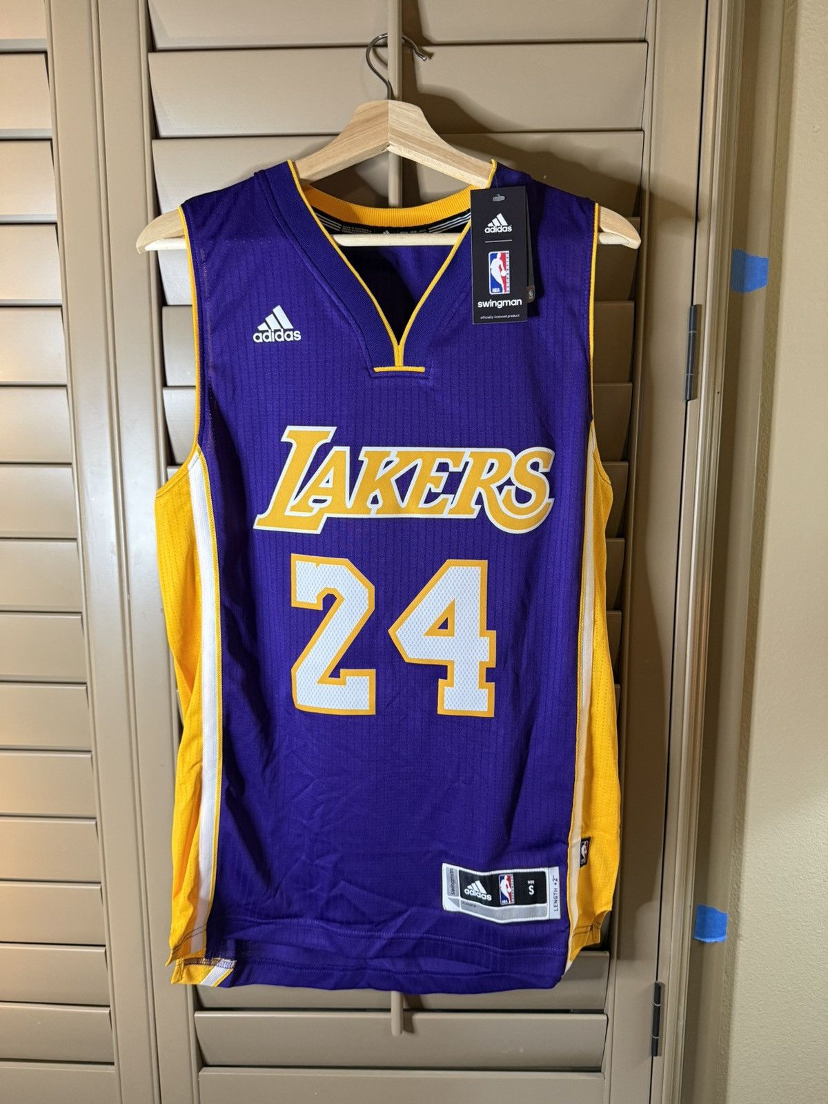 Adidas Authentic Adidas Kobe Bryant Lakers Away Swingman Jersey NWT Size US S / EU 44-46 / 1 - 1 Thumbnail