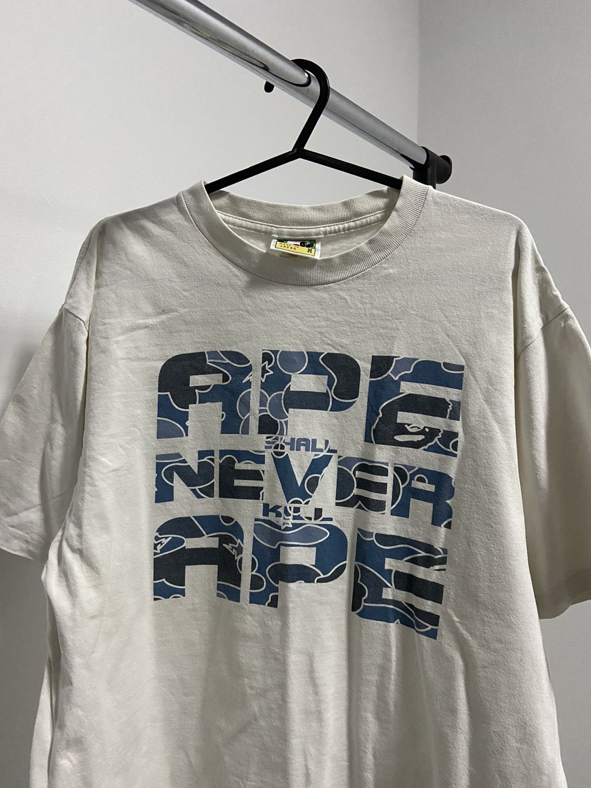 Bape Bape ape never ape big logo t shirt Size US M / EU 48-50 / 2 - 2 Thumbnail
