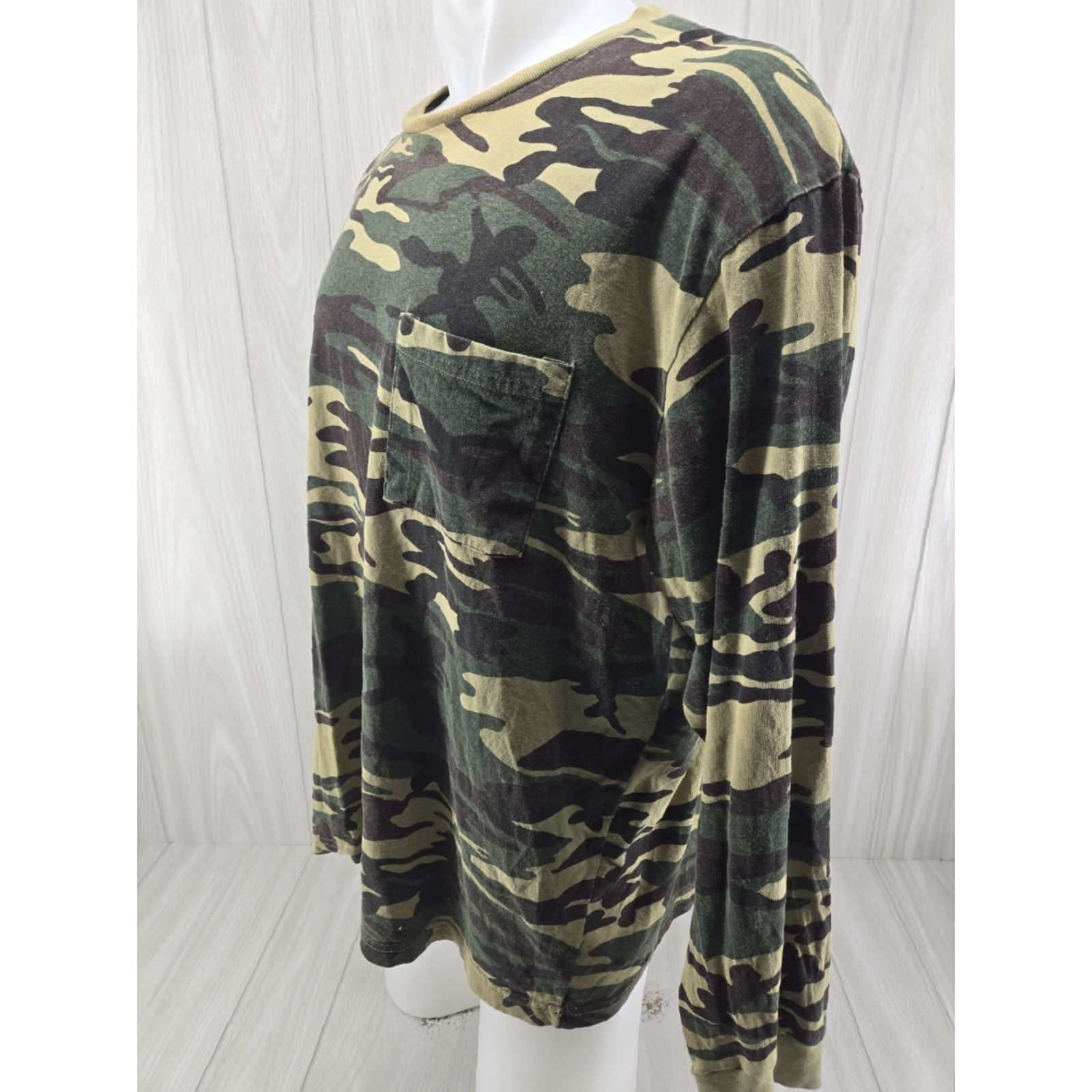 Vintage VINTAGE Horizon Camouflage Long Sleeve Shirt Camouflage XL Men Green Distressed Camo Horizon Tshirt XL Mens Size US XL / EU 56 / 4 - 6 Thumbnail