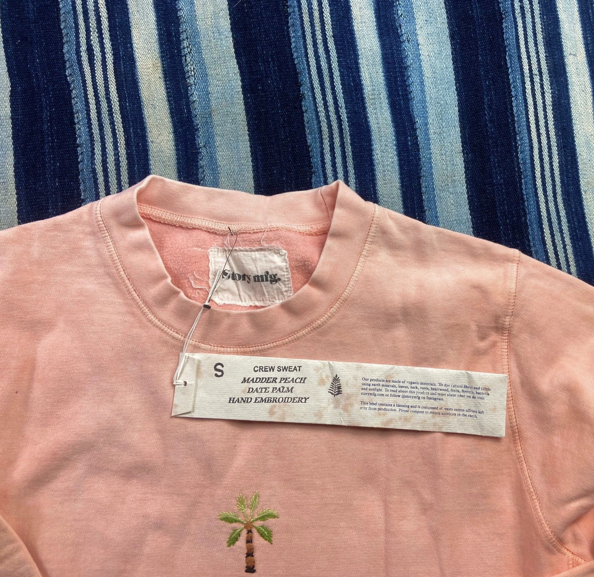Story Mfg. Story mfg. crew sweat madder dyed hand-embroidered unisex S Size US S / EU 44-46 / 1 - 3 Thumbnail
