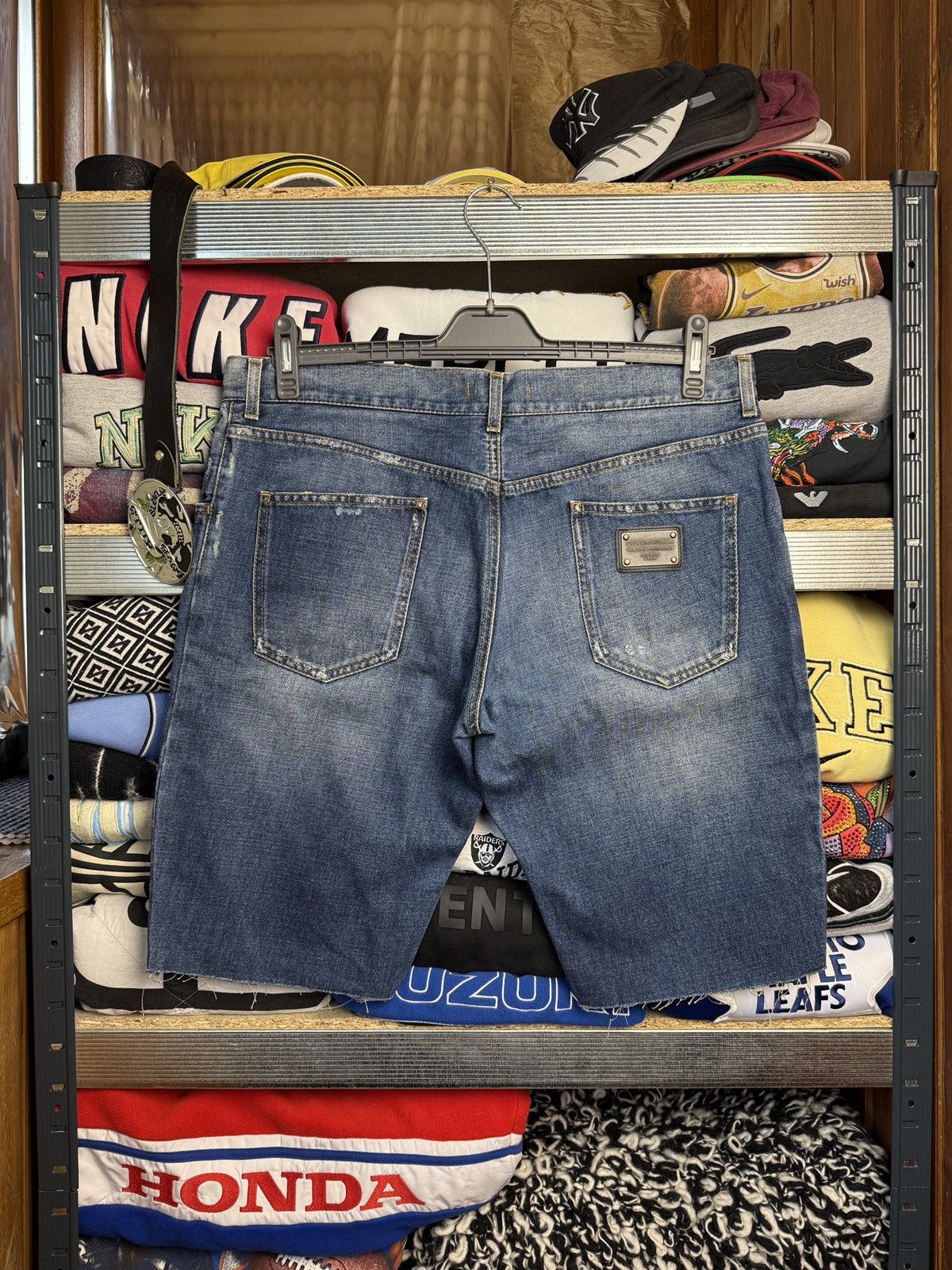 Dolce & Gabbana Dolce & Gabbana Vintage Metal Logo Denim Shorts Size US 36 / EU 52 - 1 Thumbnail