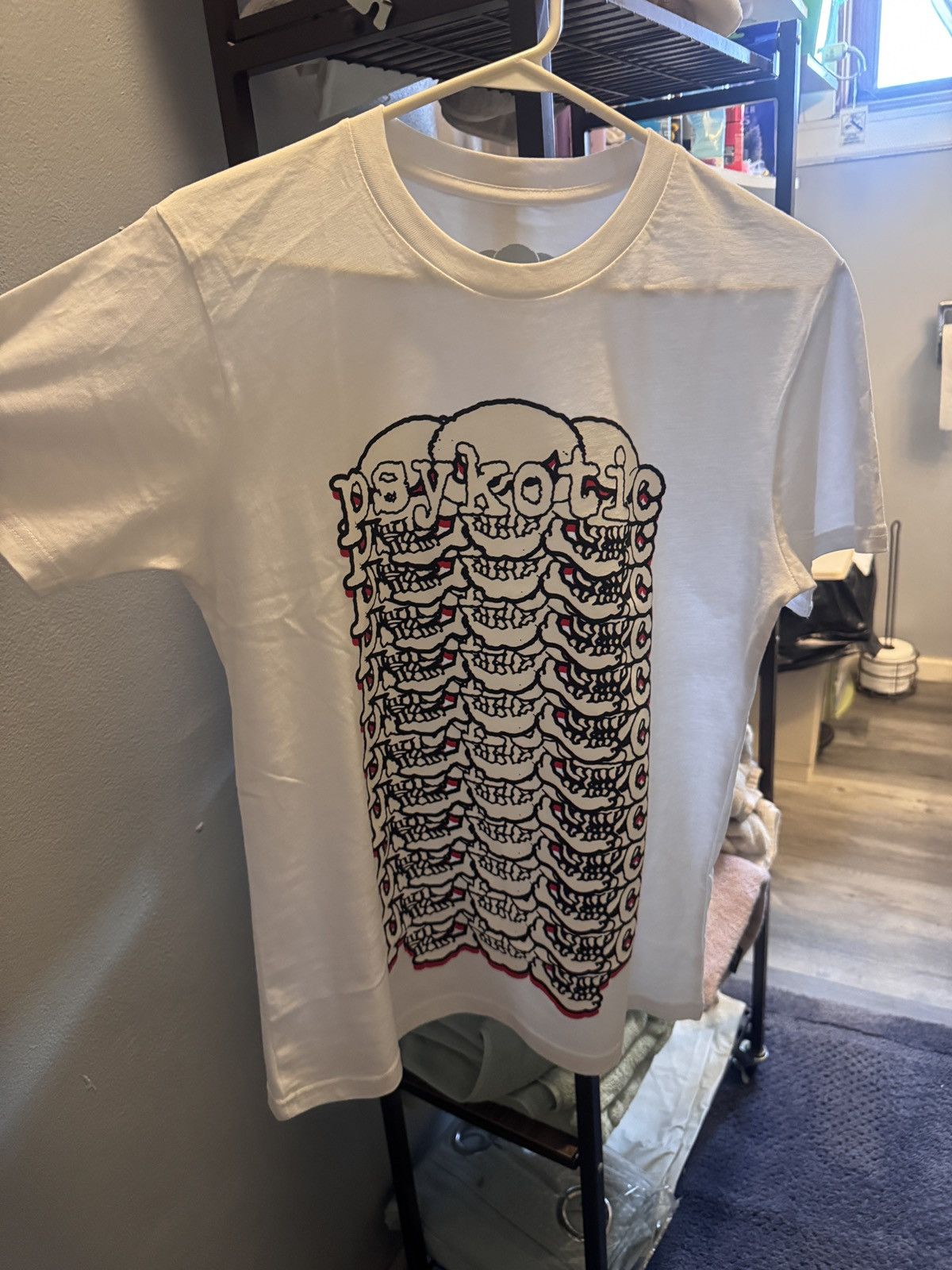 Band Tees White Psykotic Skull Tee (ONLY LOOKING TO TRADE) READ DESCRI Size US S / EU 44-46 / 1 - 1 Thumbnail