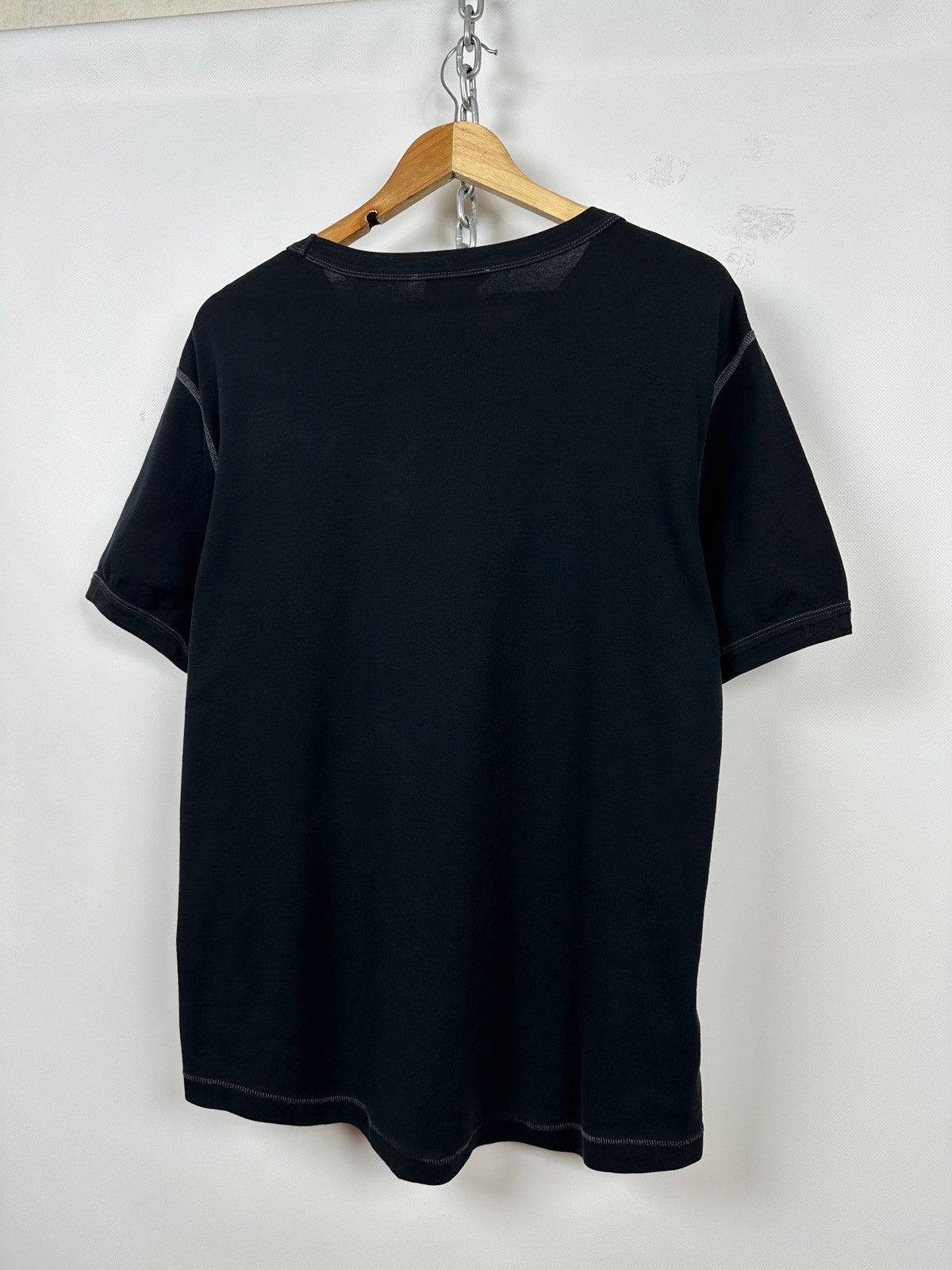 Helmut Lang Helmut Lang Logo Patch Black T-Shirt Size US L / EU 52-54 / 3 - 14 Thumbnail