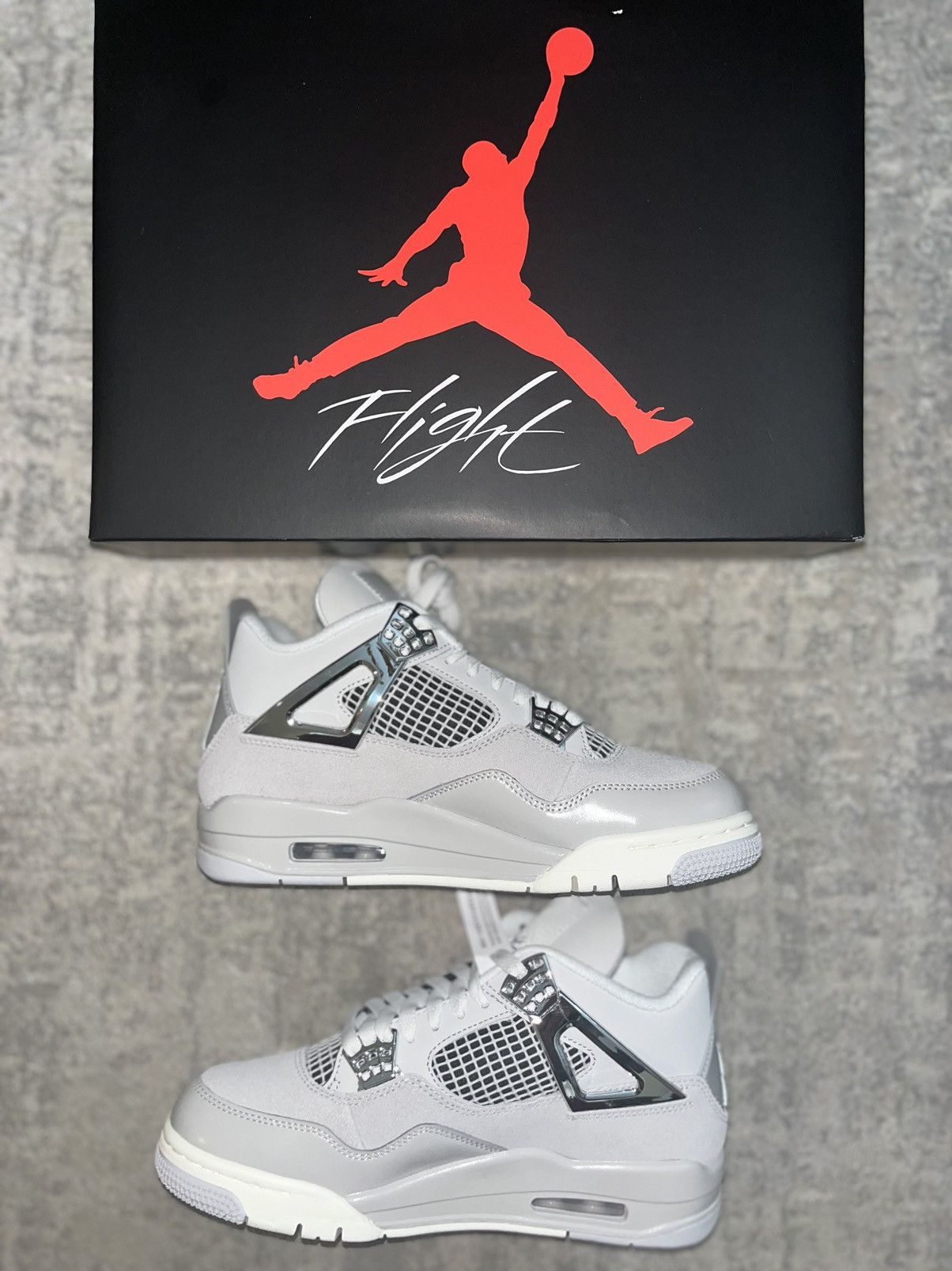 creased jordan 4