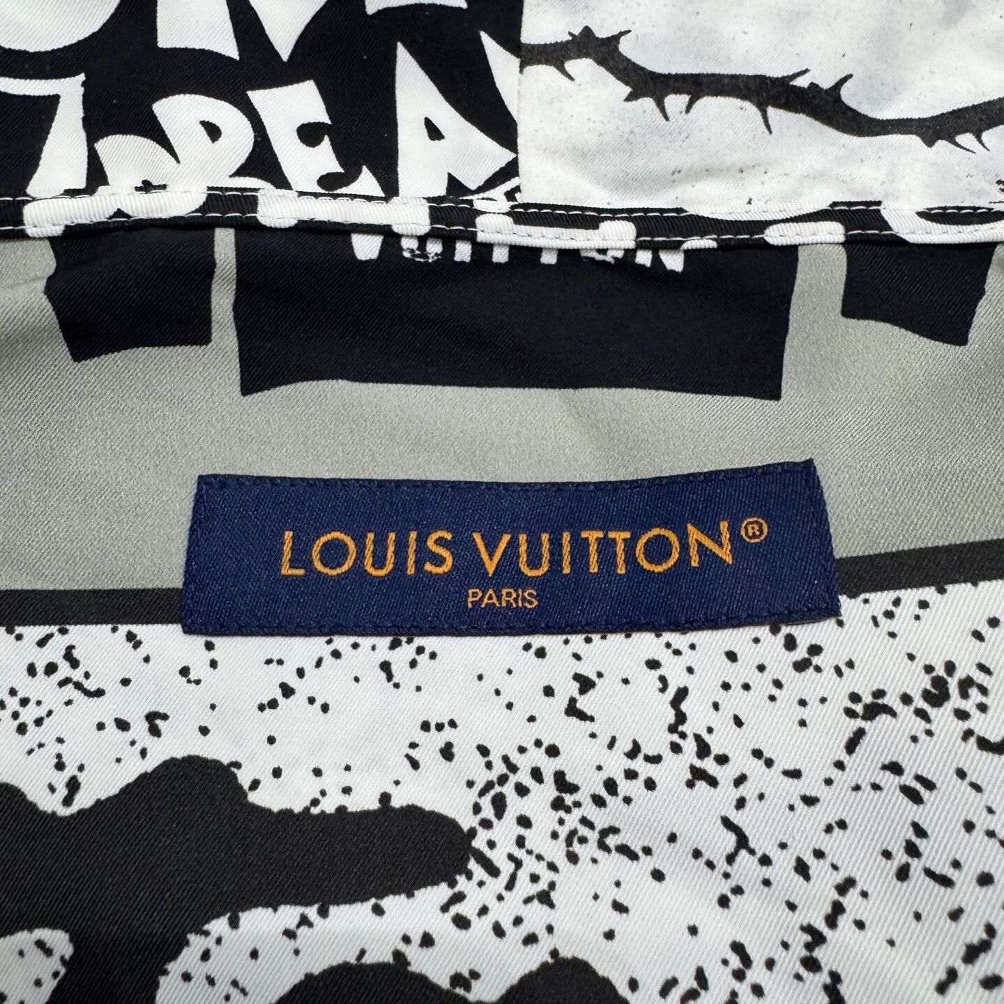 Louis Vuitton louis vuitton comic patchwork shirt. Size US XL / EU 56 / 4 - 3 Thumbnail