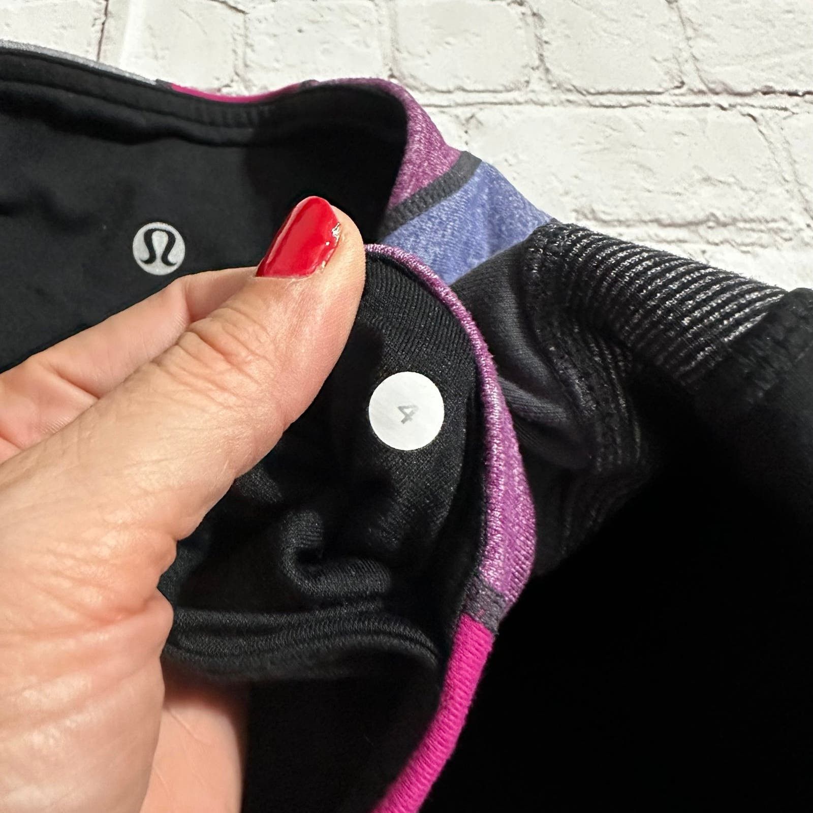 Lululemon Lululemon reversible Capri size 4 Size 27" / US 4 / IT 40 - 8 Thumbnail