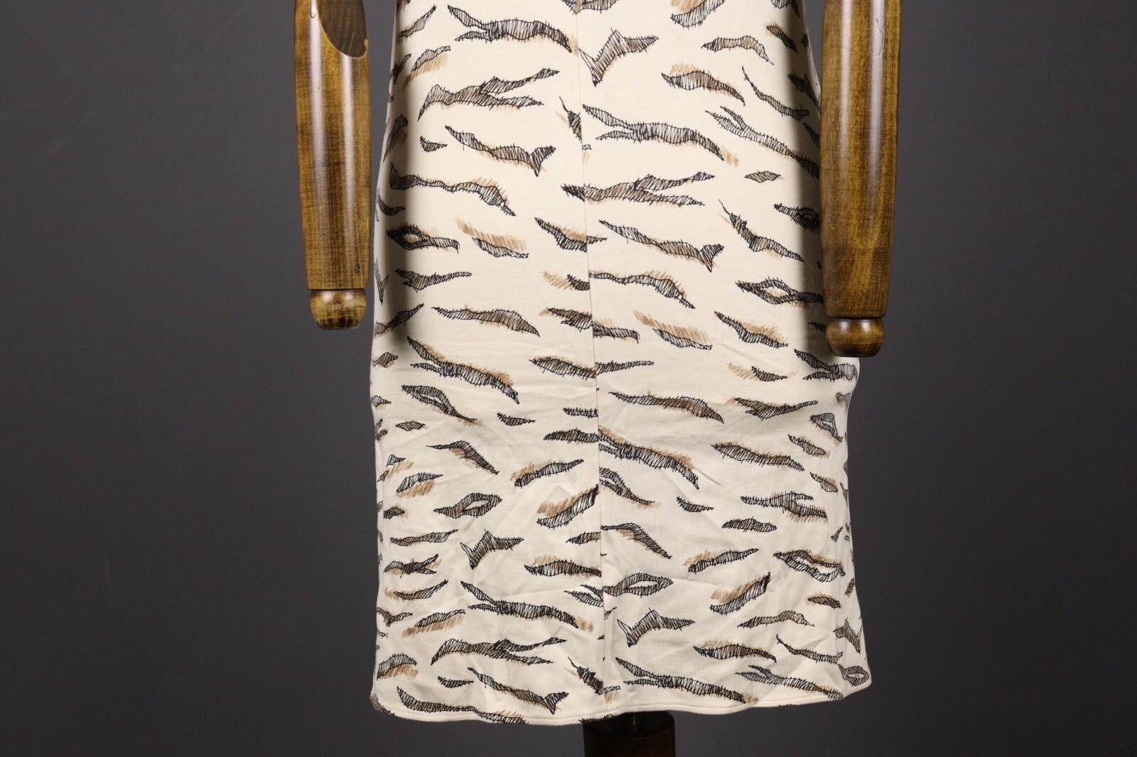 Designer Marc Cain Beige Animal 2 Pockets Knee Lenght Dress Size 2 Size M / US 6-8 / IT 42-44 - 7 Thumbnail