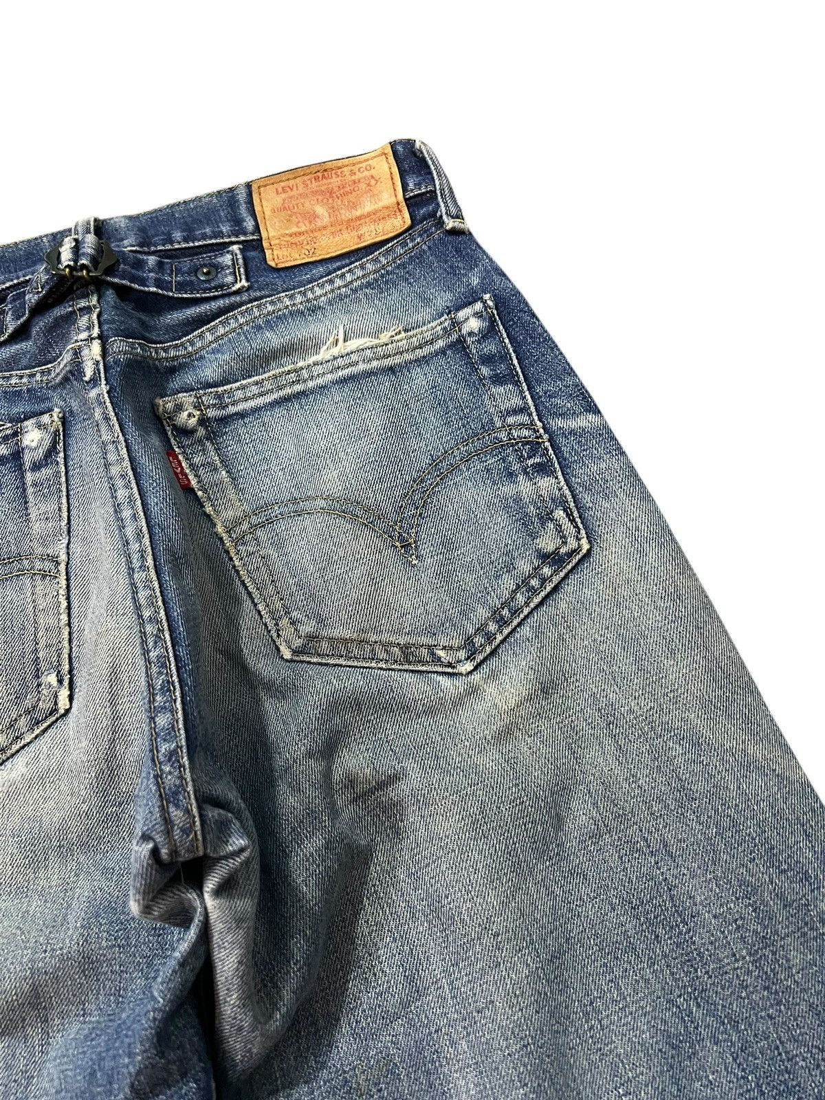 Levi's LEVI’S 702 BIG E BACKLE BACK SELVEDGE FADED DISTRESSED JEAN Size US 28 / EU 44 - 18 Thumbnail