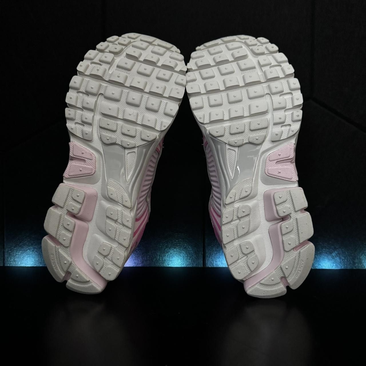Nike Nike Zoom Vomero 5 Hyper Pink Size 10w Size US 10 / IT 40 - 5 Thumbnail