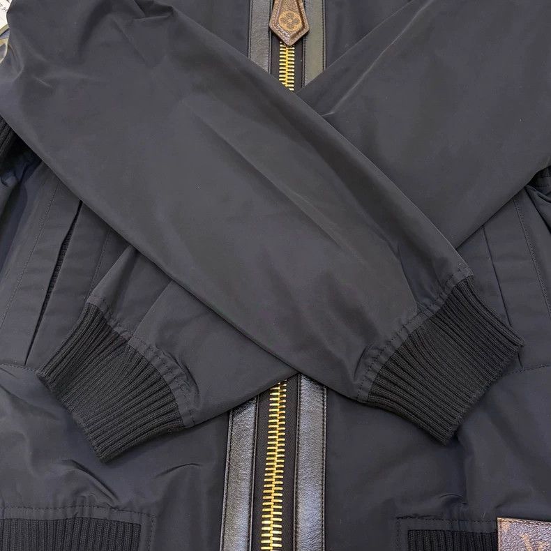 Louis Vuitton Louis Vuitton Black assault jacket presbyopic leather zipp Size S / US 4 / IT 40 - 6 Thumbnail