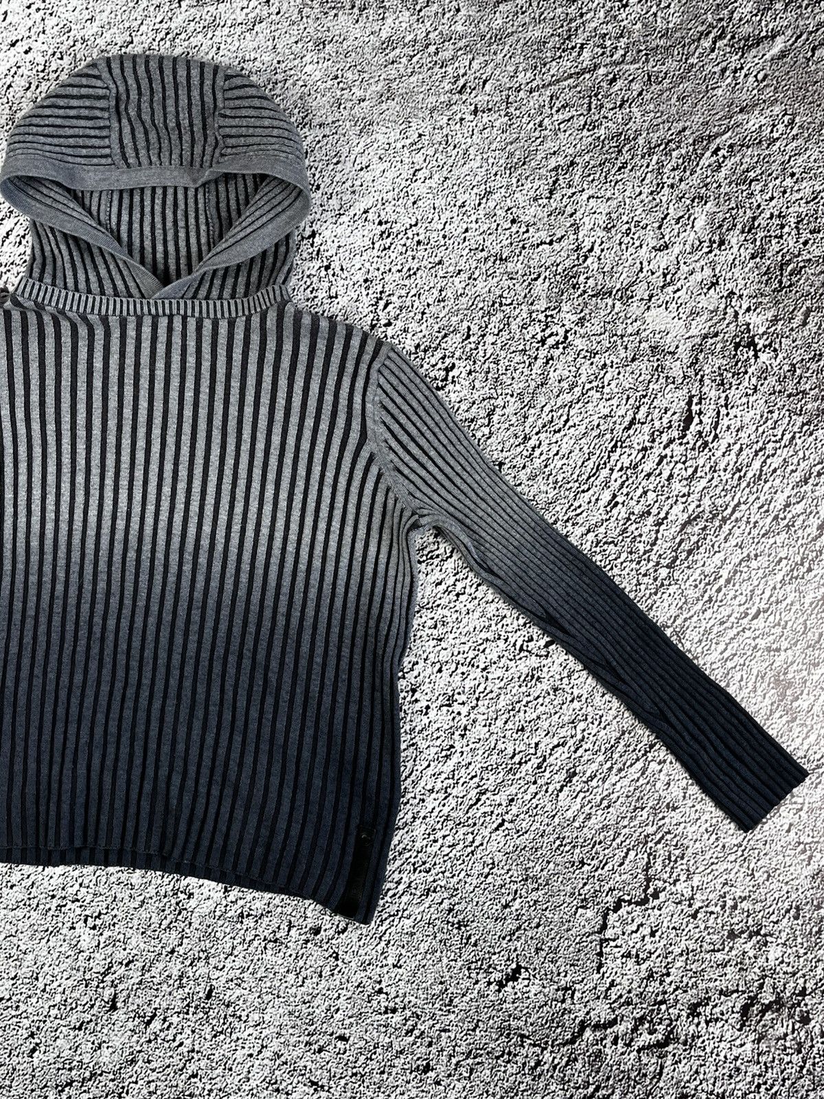 Armani Exchange Vintage Y2K Armani Exchange ribbed gradient hooded sweater L Size L / US 10 / IT 46 - 3 Thumbnail