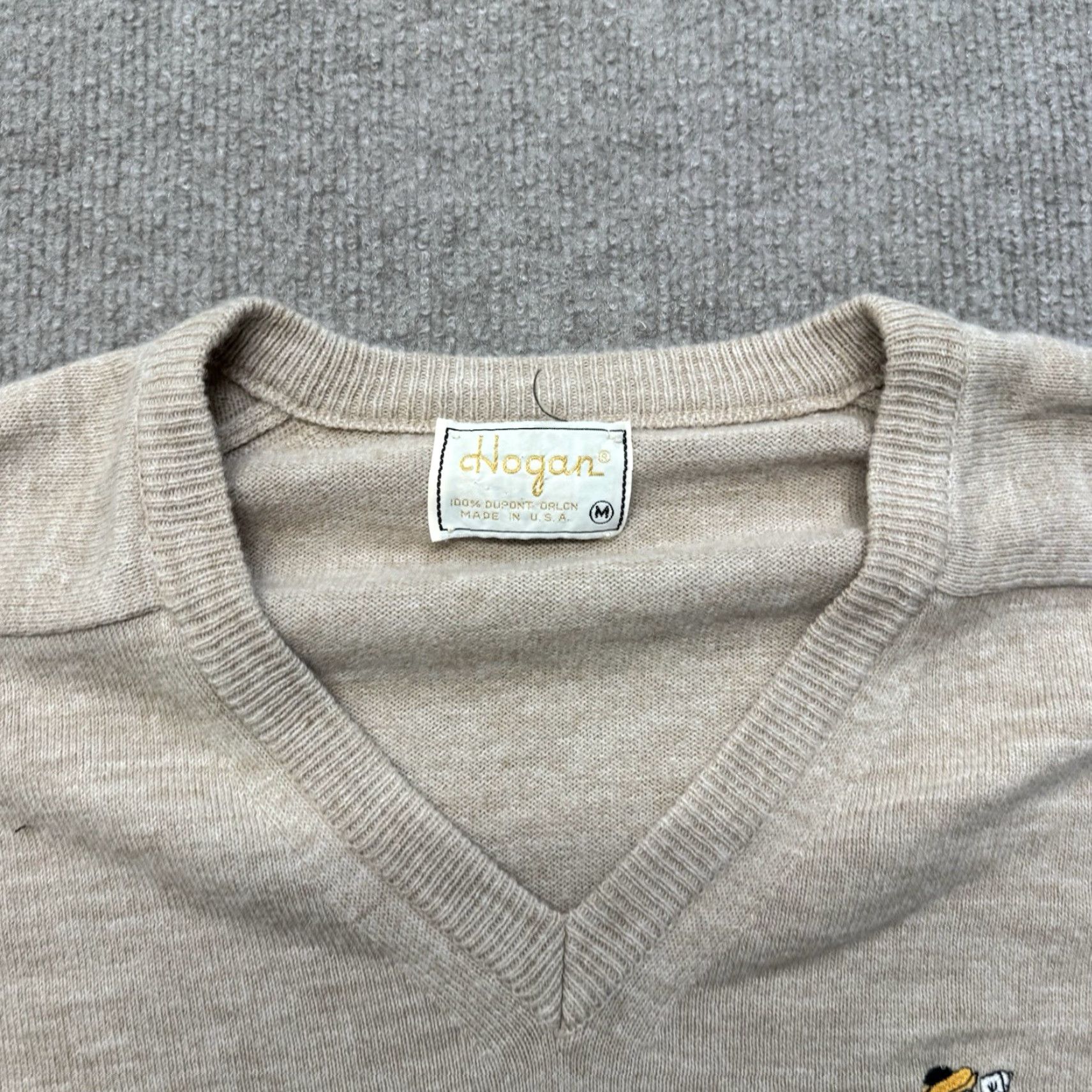 Vintage VINTAGE Disney Golf Mickey Mouse Knit V Neck Sweater USA Made M Orlon 70s Size US M / EU 48-50 / 2 - 3 Thumbnail
