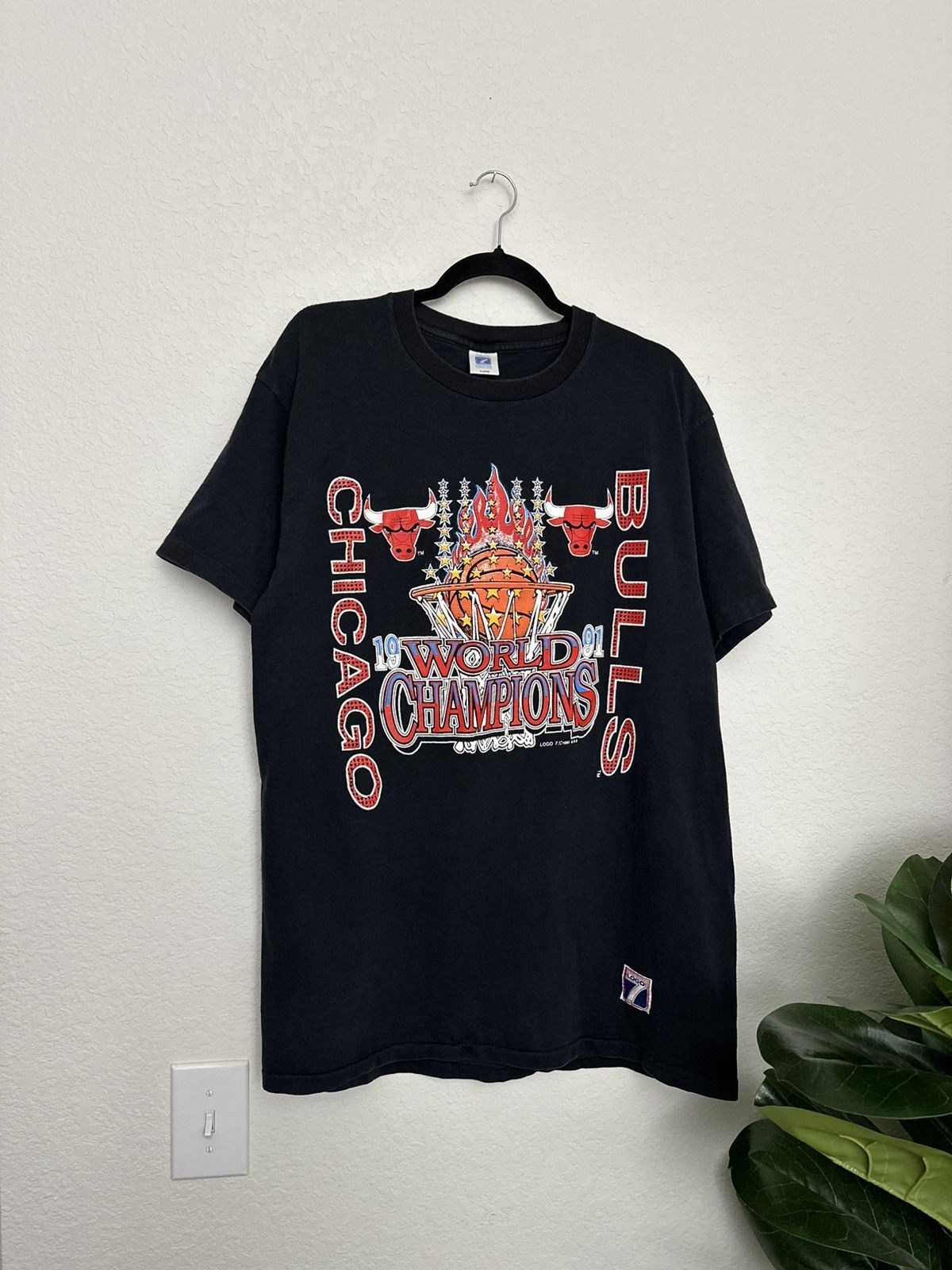 Logo 7 Vintage 1991 Chicago Bulls World Champions Logo 7 Size XL Size US XL / EU 56 / 4 - 2 Thumbnail
