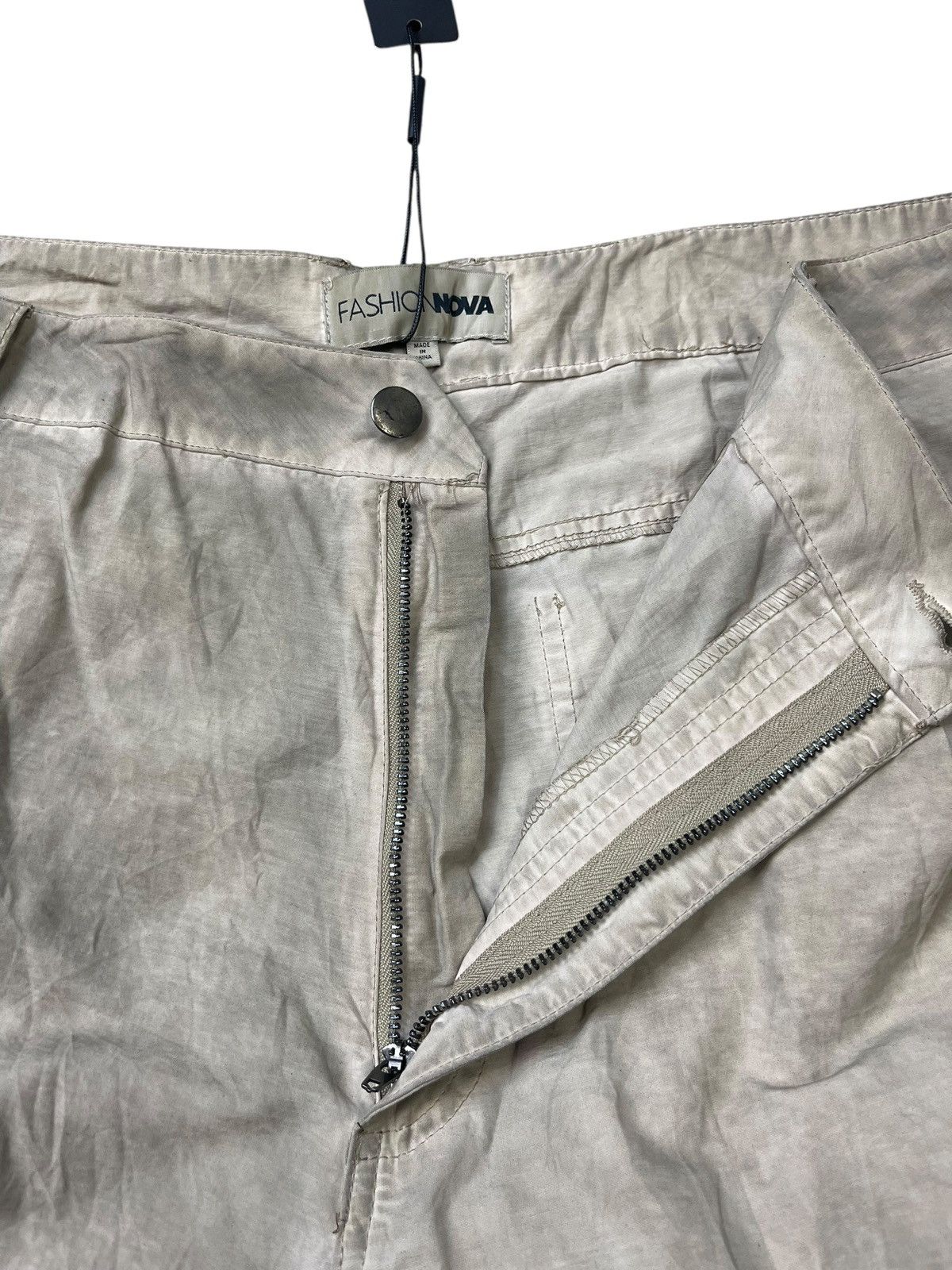 Fashion Nova Fashion Nova 10 Pocket Cargo Pant Streetwear Size US 38 / EU 54 - 12 Thumbnail