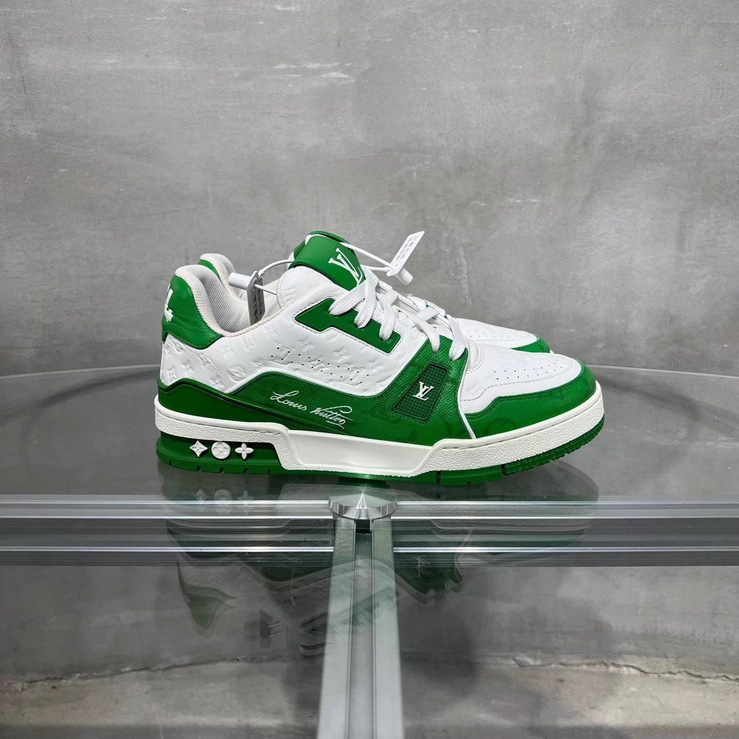 Louis Vuitton LV Trainer white and green embossed UK5.5/39.5 Size US 6.5 / EU 39-40 - 4 Thumbnail