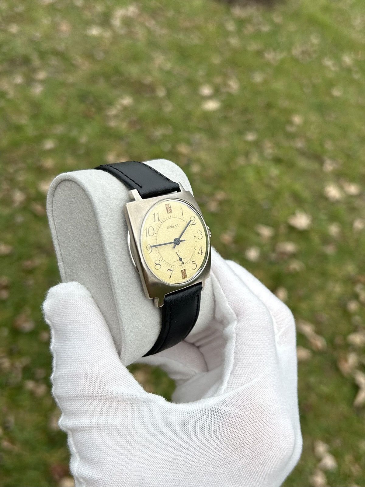 Vintage Vintage Watch Pobeda Soviet USSR Mechanical Wristwatch 1980s Size ONE SIZE - 5 Thumbnail