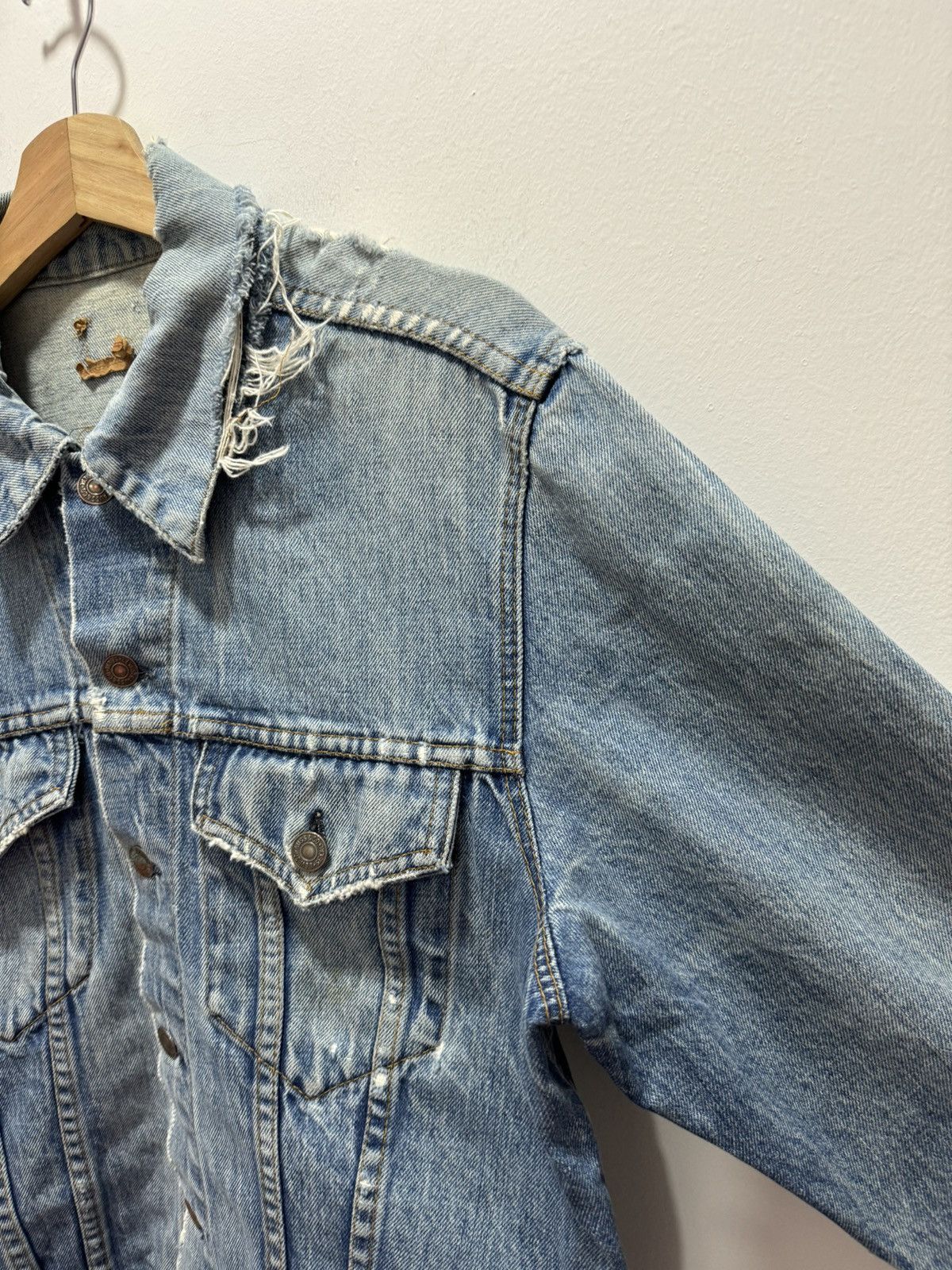 Levi's × Levi's Vintage Clothing × Vintage VINTAGE LEVIS THRASHED TRUCKER DENIM JACKET Size US XS / EU 42 / 0 - 2 Thumbnail