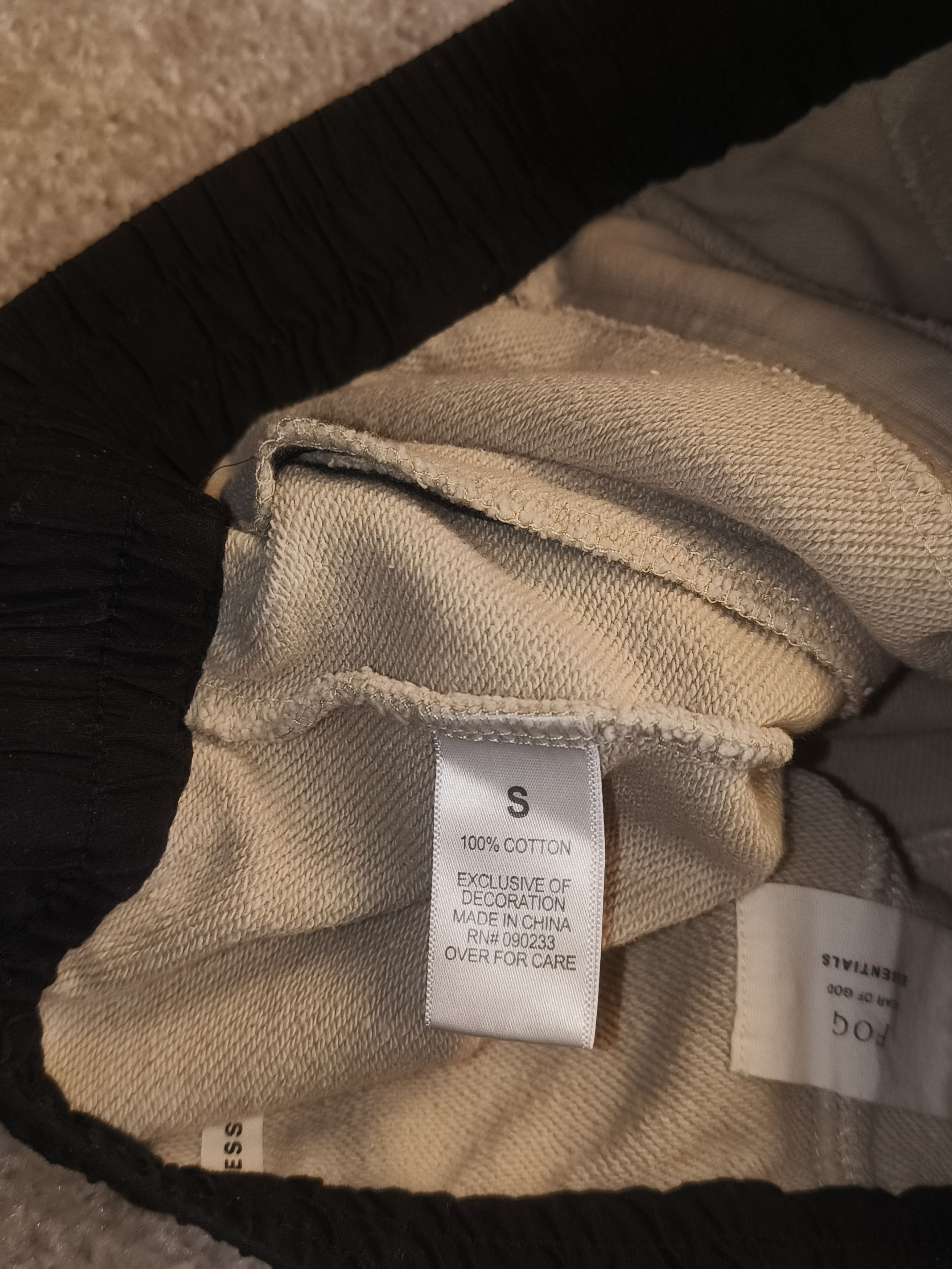Fear of God Fear of God FOG Essentials Drawstring Chinchilla Shorts Size US 30 / EU 46 - 4 Thumbnail