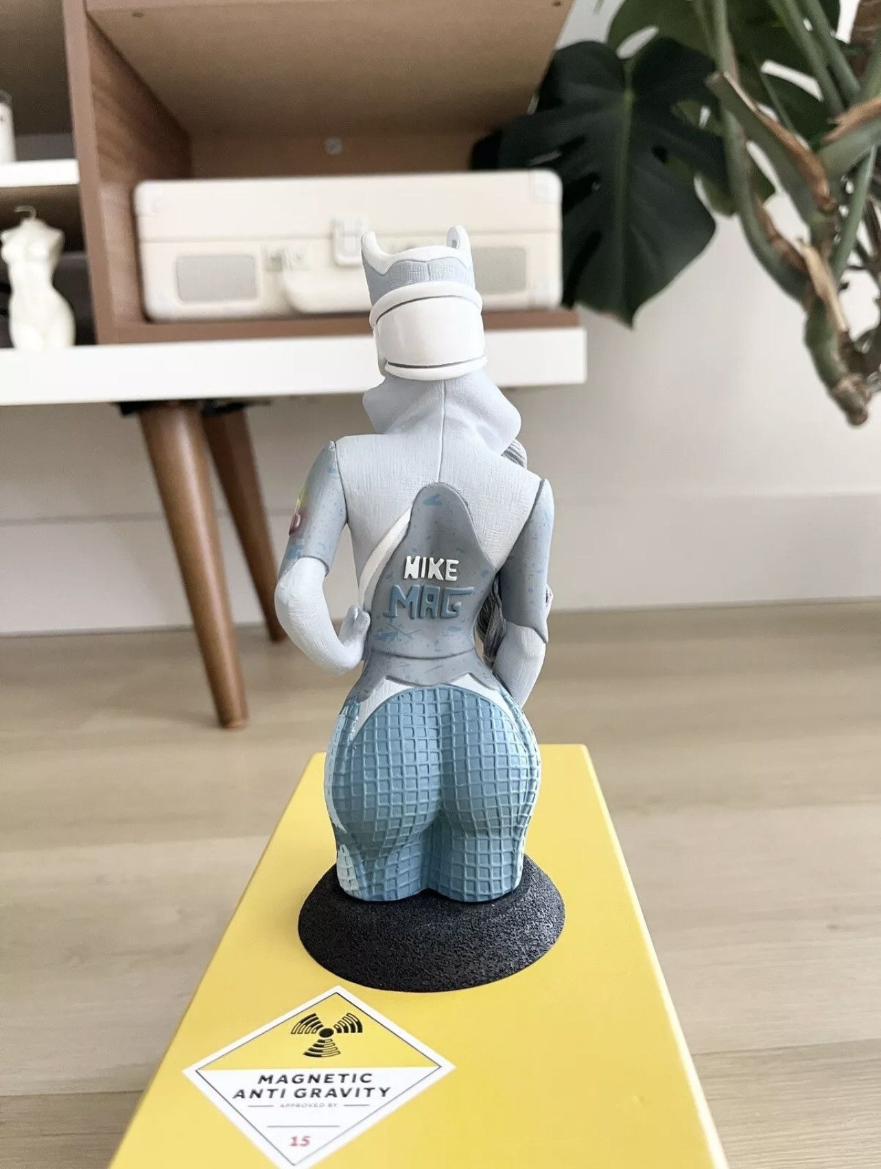 Other STEAL! Air Mag Girl by Reina Koyano 2017 Size ONE SIZE - 3 Thumbnail